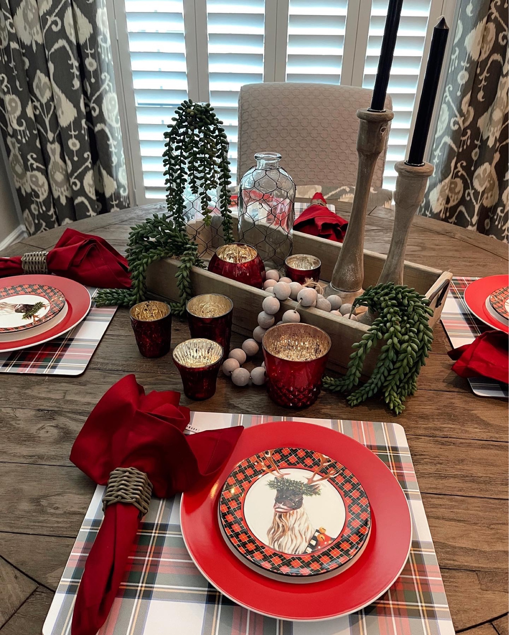 Some Holiday inspo today - add some cheer to your dining room table for the upcoming holidays. I mean… c’mon, how could you not! 🎅🏻

#LTKSeasonal #LTKHoliday #LTKhome