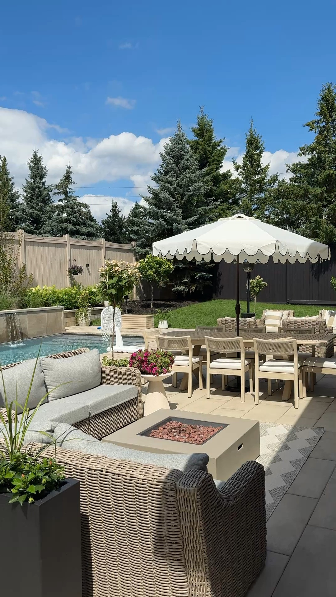 My backyard oasis 🌺

#LTKsummer #LTKhome #LTKsale