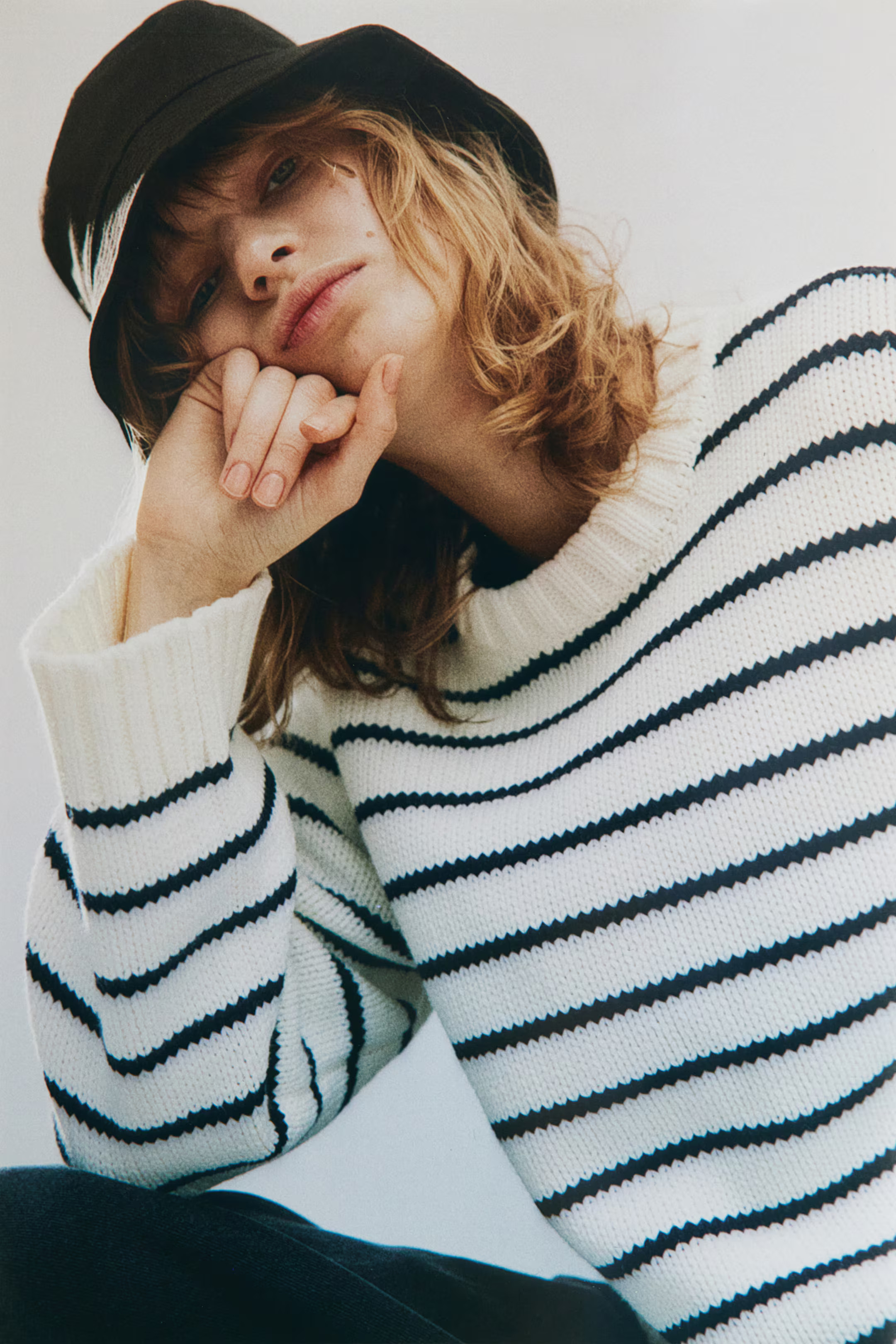 Kastiger Pullover - Rundausschnitt - Langarm - Weiß/Gestreift - Ladies | H&M AT | H&M (DE, AT, CH, NL, FI)