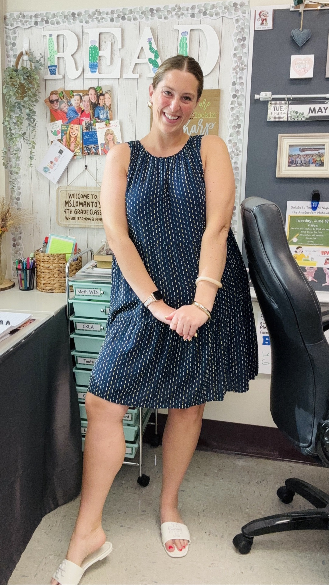 The dress isn’t in stock anymore but I listed some more really good pieces from Loft! The sandals are of course my favorites from Tory Burch!

#LTKMidsize #LTKootd