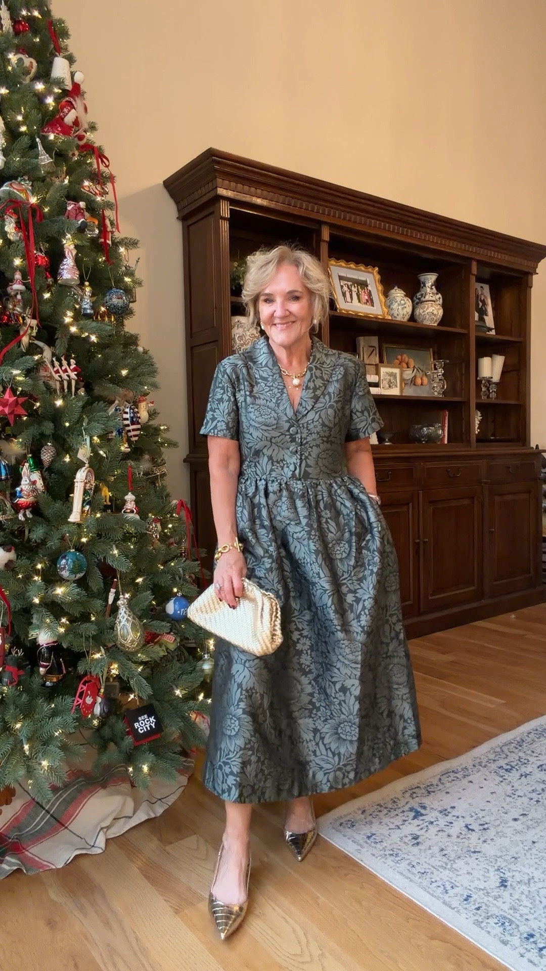 Tuckernuck dress sale! This jacquard is so pretty. Also comes in a spring summer floral. Wearing a medium 

#LTKSaleAlert #LTKWedding #LTKOver40