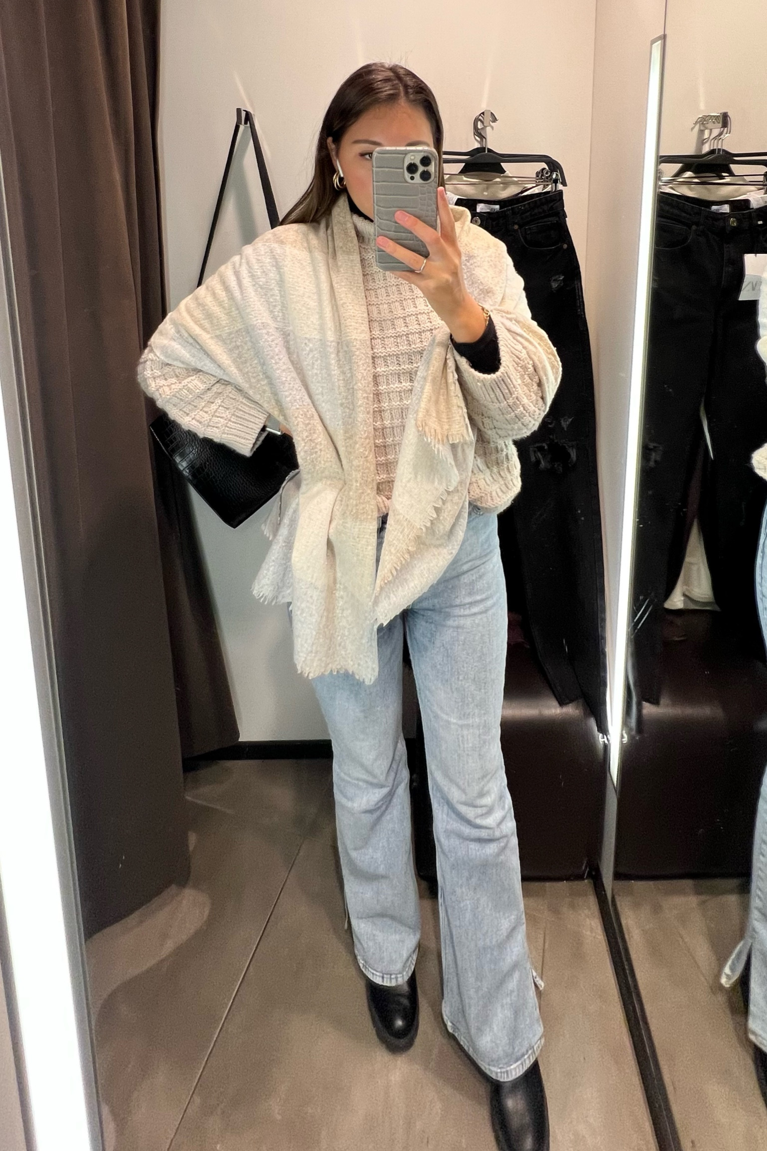 I try not to wear jackets when I don’t have to . Despite the cold weather, I managed to bundle up in some layers to avoid having to wear a jacket! I’ve layered this look with a black turtleneck, and a another thick chunky turtleneck on top of it for warmth. To top it off I’ve added a warm scarf ! 

#turtleneck #layering #layers #chunkysweater #chunkyturtleneck #highwaistedjeans #oldnavy #oldnavystyle #hm 

#LTKSeasonal #LTKstyletip #LTKfit