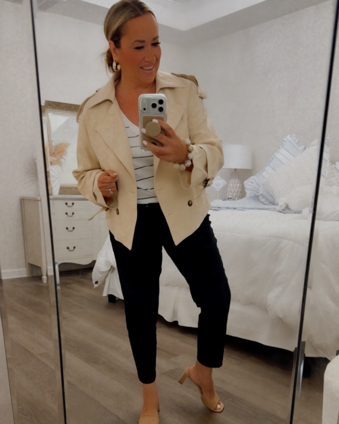 #OOTD 

Proof that neutrals never go out of style. An easy, elevated look you’ll reach for on repeat.

Everything is linked for you—Hop over to my LTK and shop the look!

#OOTD #ClassicStyle #NeutralStyle #EverydayStyle #ChicStyle #StyleInspiration #CapsuleWardrobe #TimelessStyle #WardrobeEssentials #NeutralOutfit #AmazonFashion #EffortlessStyle

#LTKgrwm #LTKootd