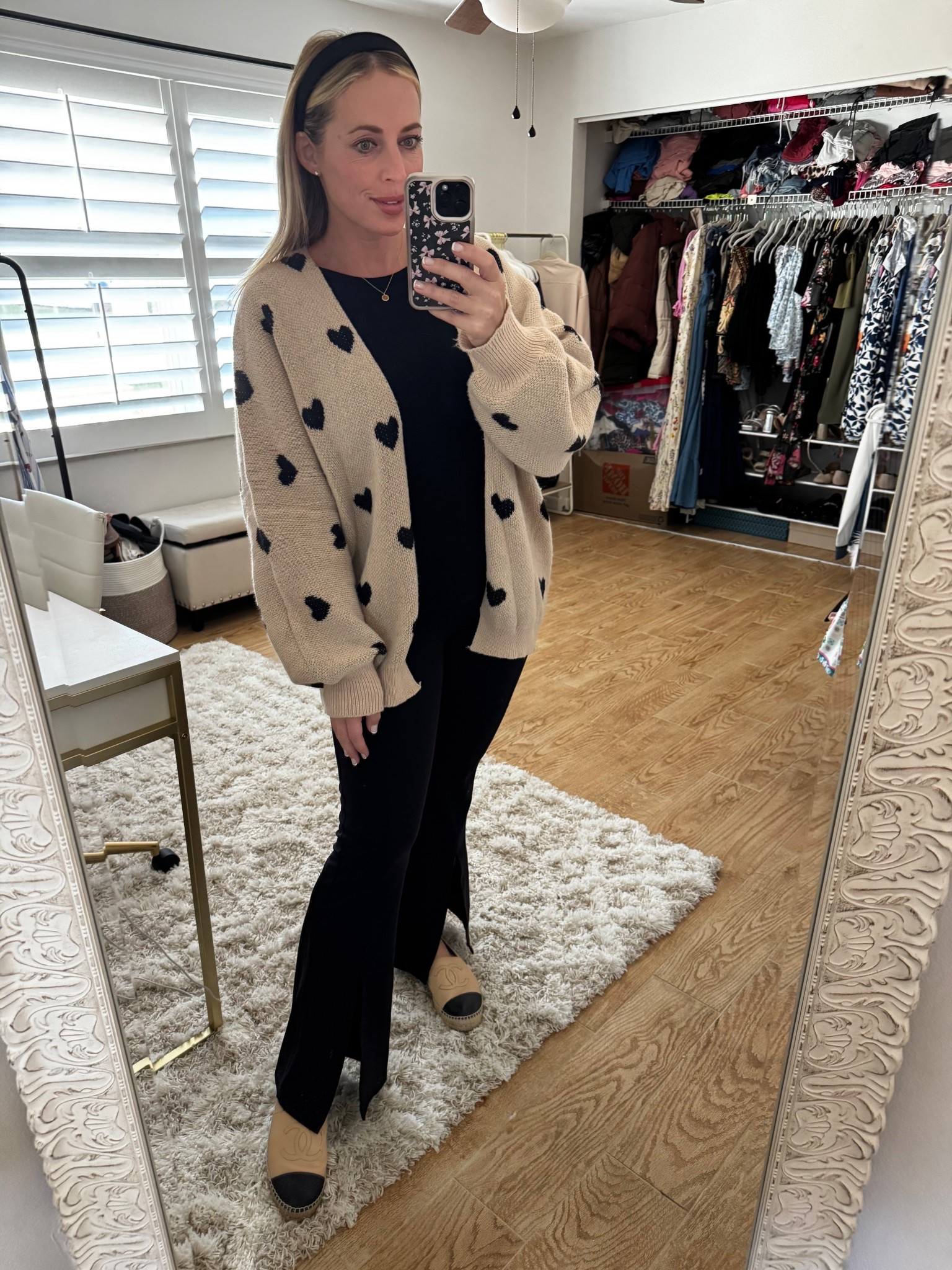 Cardigan outfit. 11 weeks pregnant 

#LTKMidsize #LTKootd #LTKBump