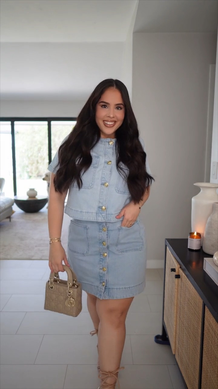 The cutest denim set for spring! Wearing size L



#LTKMidsize #LTKSeasonal #LTKgrwm