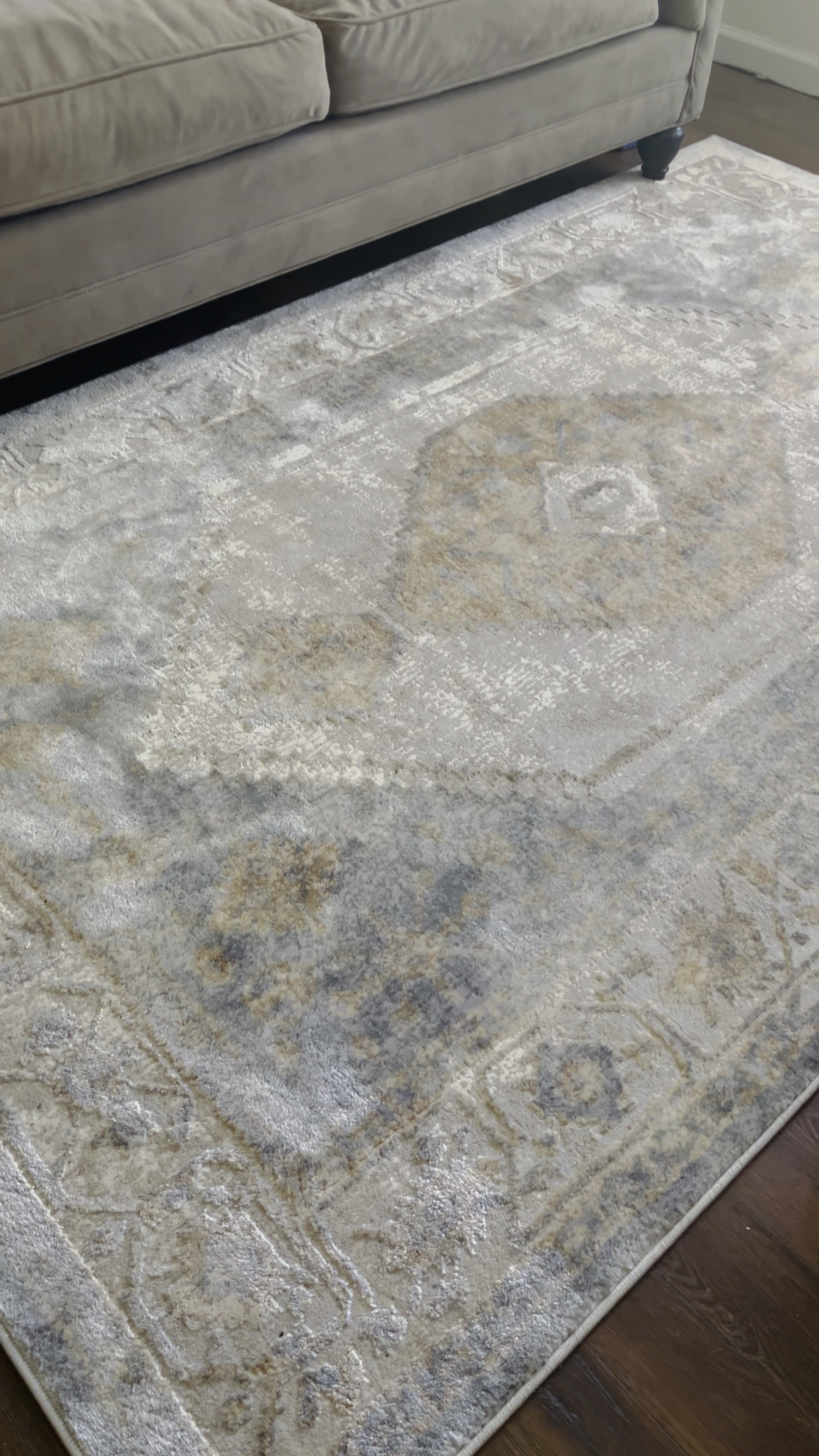 The perfect rug with warm colors to enhance your home decor just in time for spring!
#spring #homedecor #rug

#LTKsalealert #LTKhome #LTKfindsunder100