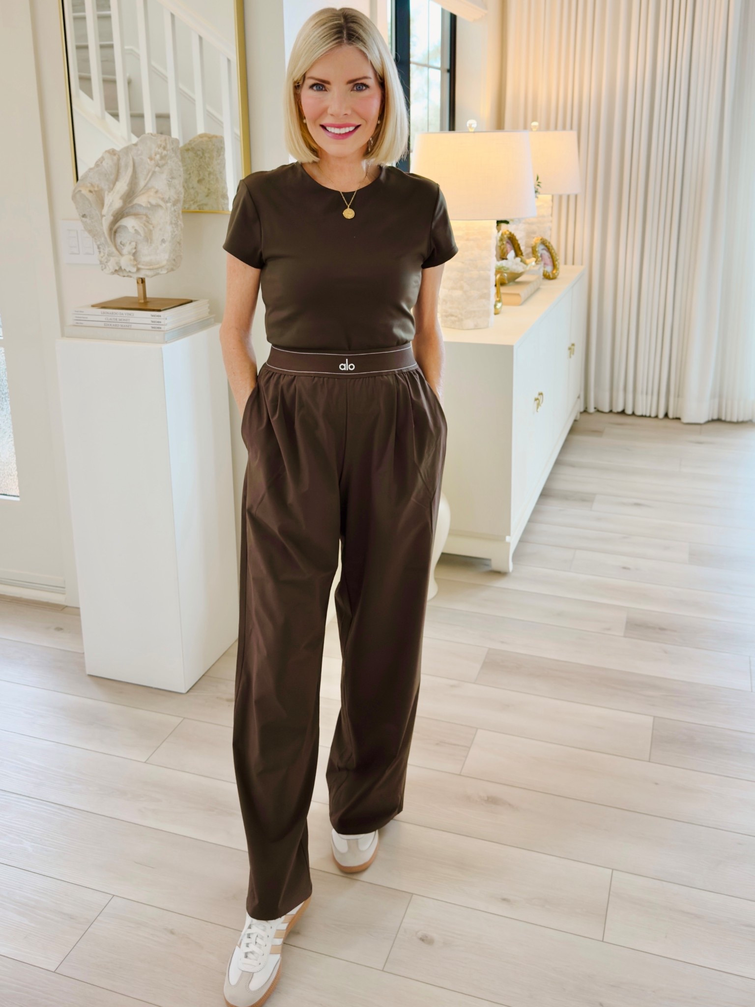 Easiest most comfortable grab and go OOTD. I’m wearing a size small in the pants and medium in the top.


#LTKootd #LTKTravel #LTKActive