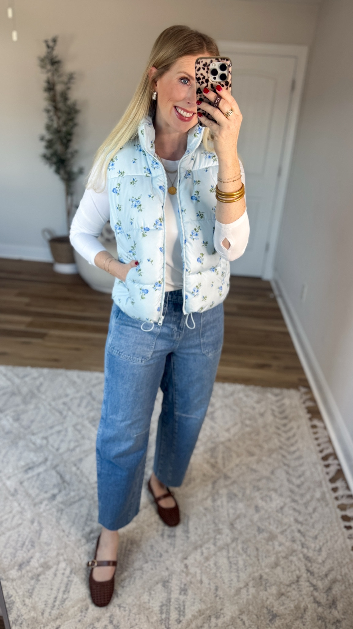 Weekend Walmart Wins try-on
Floral puffer vest & barrel jeans 

#LTKootd #LTKFindsUnder50