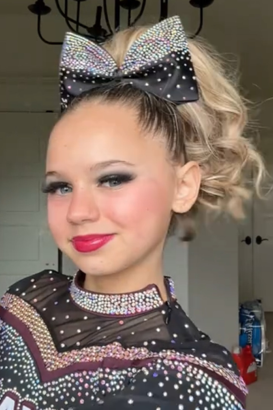 Perfect posh pony for cheer competitions. This will protect your daughters hair from heat and ratting damage 