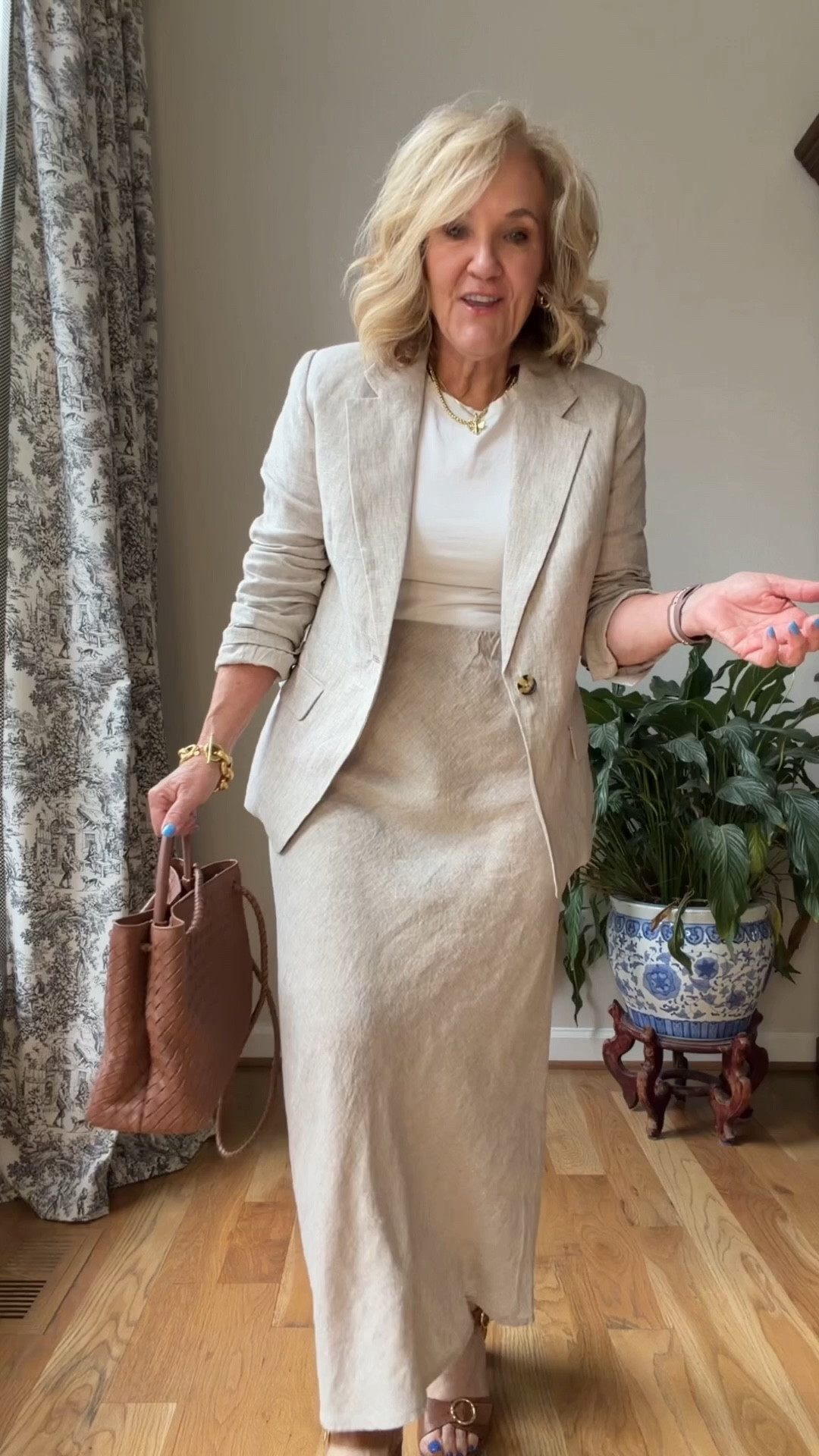 @onequince #QuincePartner 
Fresh spring styles to bring you all through the season. Work office outfits, vacation outfits, everyday casual style all included!

Sizing
Wearing size medium in most see notes below
Linen slip skirt size down if inbetween
Jeans size 29 waist inseam 28
White tee I did size up to a large


#LTKWorkwear #LTKOver40 #LTKSeasonal