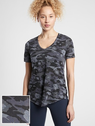 Breezy Printed Scoop V Tee | Athleta