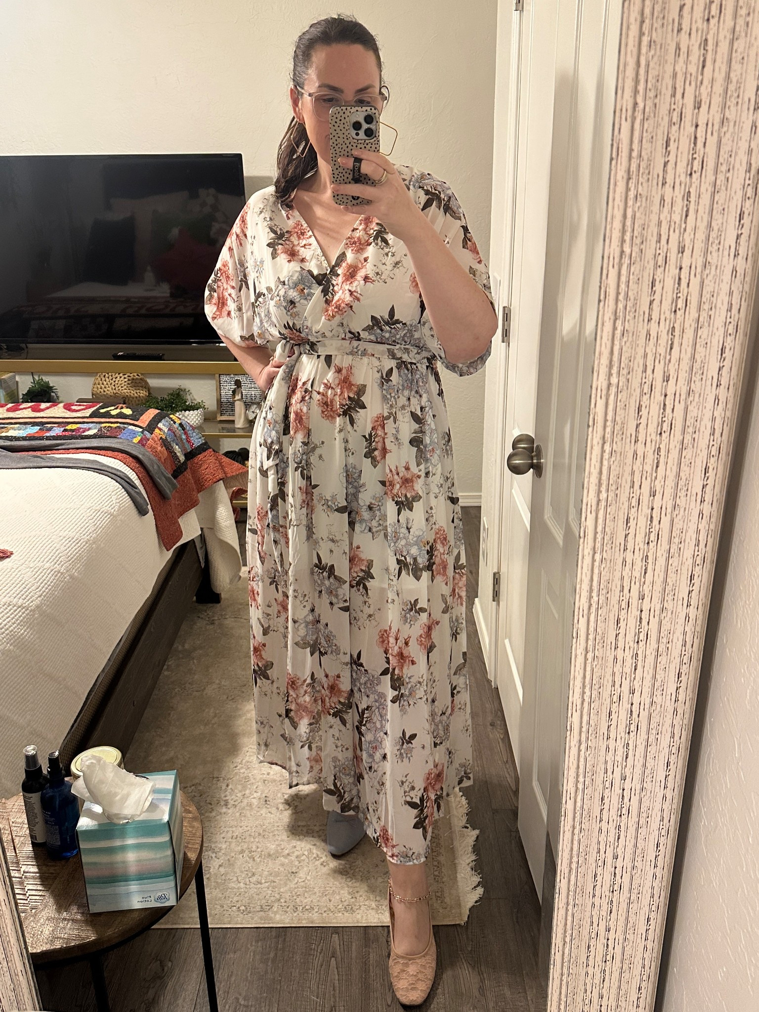 Amazon wedding guest dress that checks all the boxes
✅ sleeves
✅ flowy
✅ slit is not too high
✅ floral but not over the top 
✅ less than $50

I’m in an XL

#LTKMidsize #LTKSummerEdit #LTKWedding
