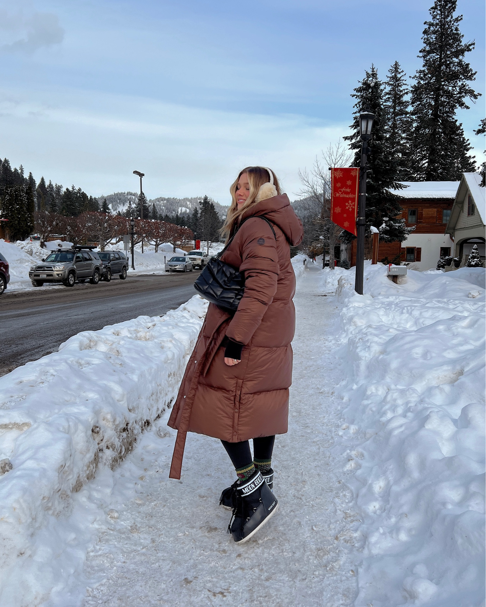 Abercrombie coat: M (on sale)
Anine Bing Sweatshirt: M
Align leggings: 6
Moon boots tts 

#LTKSeasonal #LTKshoecrush