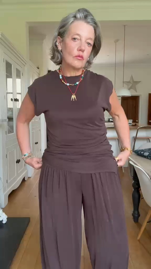 Ways to wear Balloon Trousers for the Summer! I’m size 12/14 and 5ft 5.
Tu brown set 12 top/14 bottom (size up in bottoms) 
Tu Satin set 12 top 12 trousers
Albaray white set size down in trousers I got a 10 bottoms and 12 top
Zara sarouel trousers size Medium
Marks &Spencer linen trousers size 12 regular
John Lewis orange top size 10 (I sized down) 


Effortless Daywear, Chic Summer Style, Monochrome Dressing, Elevated Casual Look, Timeless Wardrobe Staples, Day to Night Summer Style, Holiday Inspiration, Summer Trends

#LTKuk #LTKsummer #LTKtravel