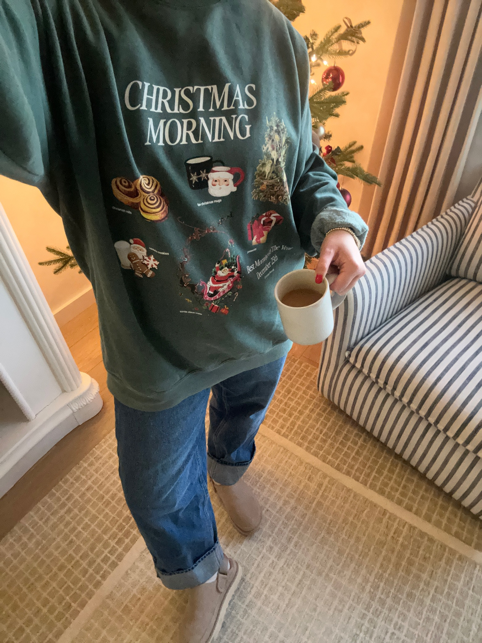 Wearing an XL in the holiday sweatshirt! 

#LTKHoliday #LTKFindsUnder100