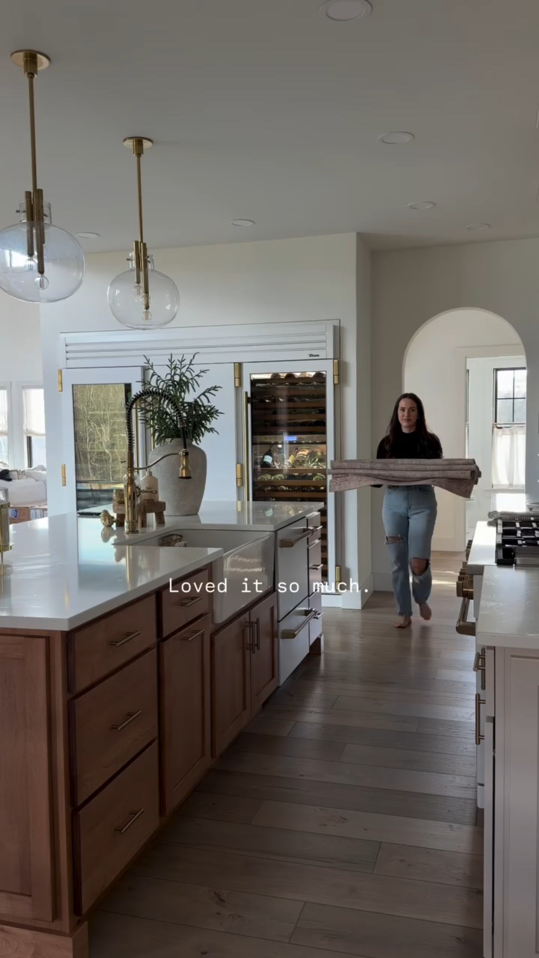 Back for round TWO because when you find a rug that’s this good… you grab it again 😌
Lays flat immediately (no weird curl!), has that muted vintage vibe, and comes in colors + sizes for every room.
Ocean/Sand is my go-to neutral and it sells out fast.
Comment SHOP and I’ll send you the link!

#affordablehomefinds #homebuild #neutralhomedecor #budgetdecor #vintagestyledecor
housegoals