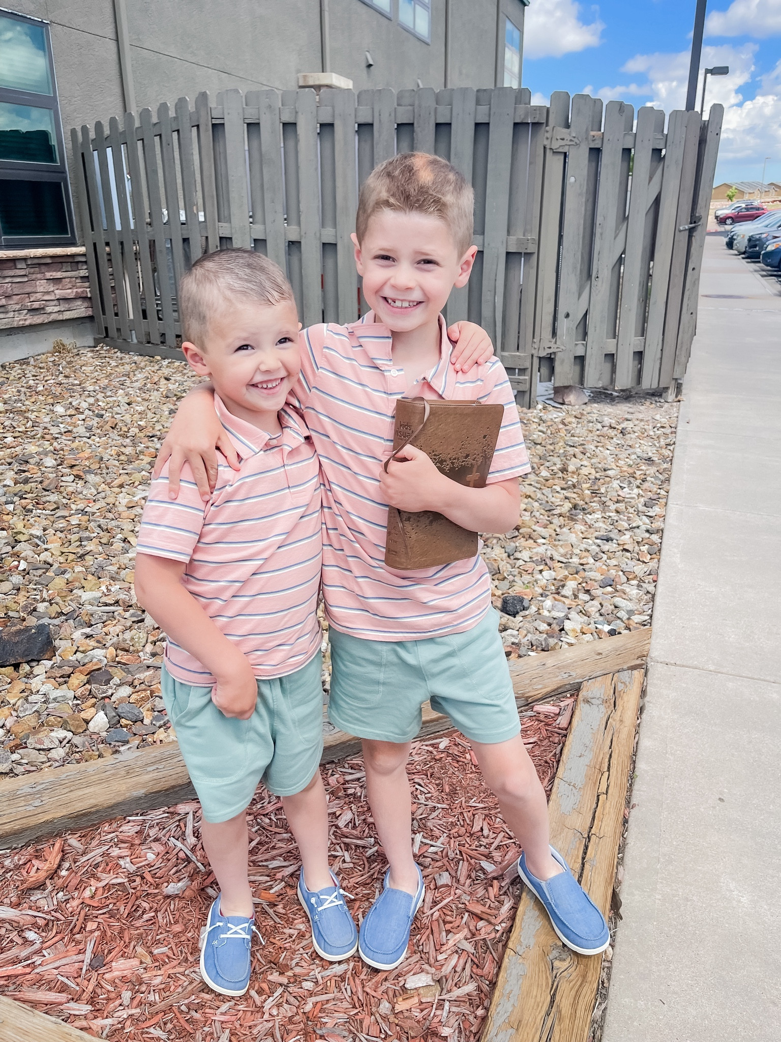 Outfit of the Day | Boy’s Clothing

** make sure to click FOLLOW ⬆️⬆️⬆️ so you never miss a post ❤️❤️

📱➡️ simplylauradee.com

toddler | kids | toddler clothing | toddler outfit | pajamas | jammies  | toddler toys | kids clothing | carters | old navy | target | target finds | walmart | walmart finds | amazon | found it on amazon | amazon finds | cat and jack | school uniforms | bamboo pajamas | play clothes 

#LTKBaby #LTKFamily #LTKKids