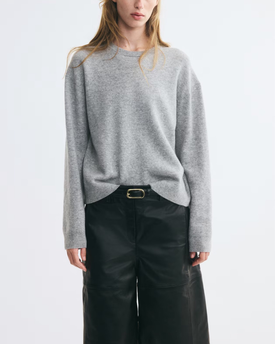 Gray oversized sweater

#LTKSeasonal