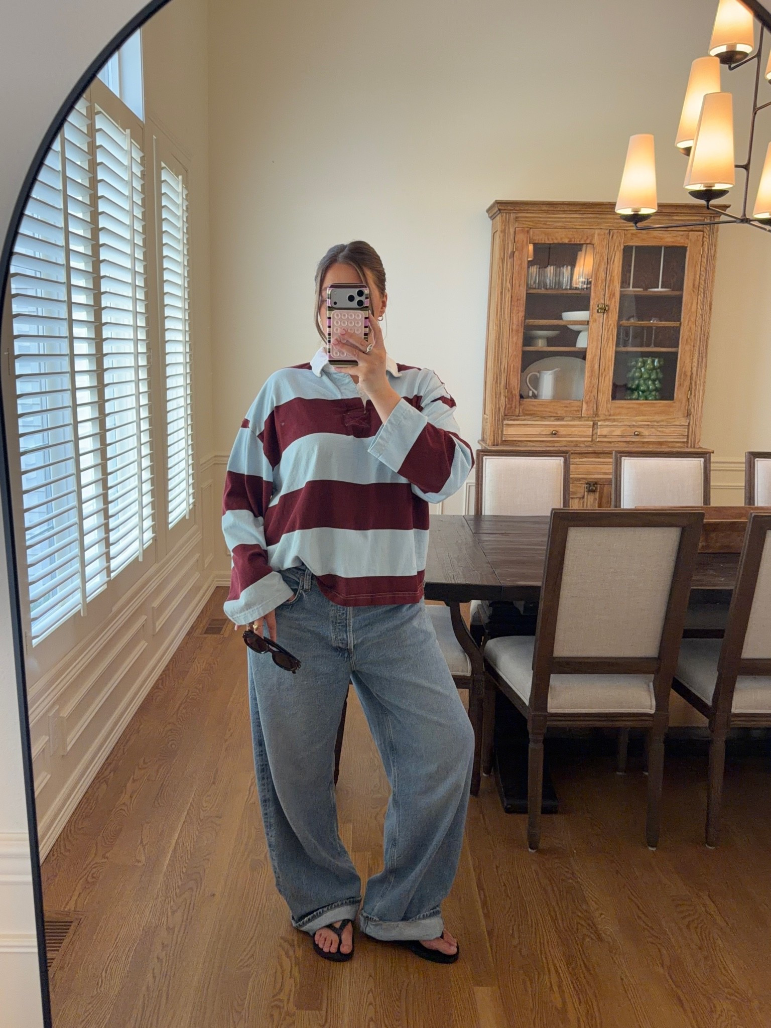 Jeans size 30 they run really baggy and loose I love this low rise style!! Linked similar shirts 💘💘

#rugbypolo #rugbyshirt #bresheppard #lowrisejeans #baggyjeans