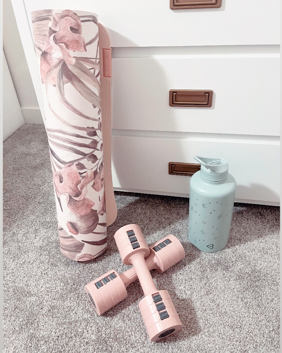 So I got tired of all my mismatched mini weights just lying around looking ugly so I bought these adjustable weights and I love them! I have worked out my arms every single day since I got them a month ago (probably should give my arms a break haha) but they look so cute chillin in the corner of my room…I always wanna pick em up! And right now, they’re $20 off! And this Blogilates yoga mat is no longer sold on their website but I found it on EBay for less than I paid! And POPFLEX’s water bottles are AMAZING, I use mine all the time! I also linked the water bottle holder, which is also on sale!

#pinkfitness #weights #pinkworkout #giftidea #giftguide

#LTKfitness #LTKxPrime #LTKhome