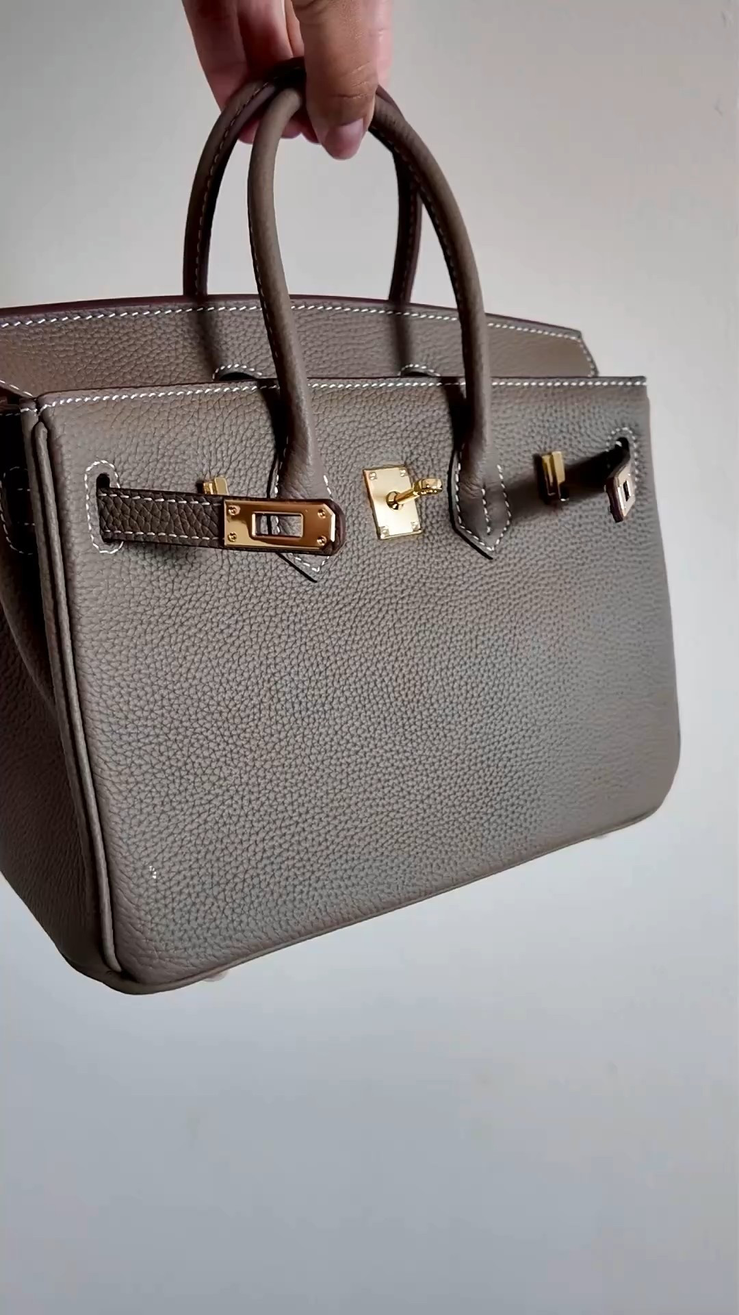 Beautiful leather hand bags for affordable prices 

#LTKStyleTip #LTKItBag