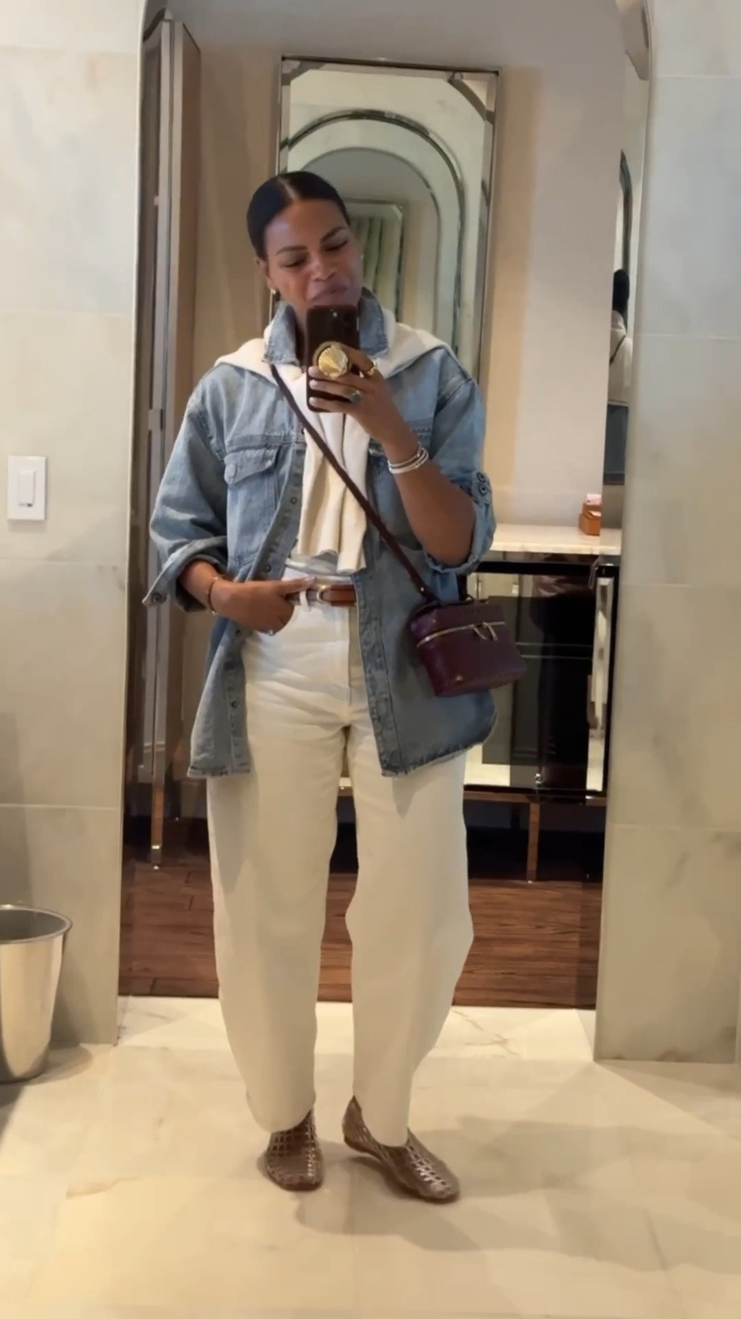 I love wearing Spanx to the airport but when I have to go to something right off the plane I opt for a comfy denim! I love these barrels from Gap, they’re on sale right now! I’m 5’4 wearing the regular length

#LTKOver40 #LTKSaleAlert