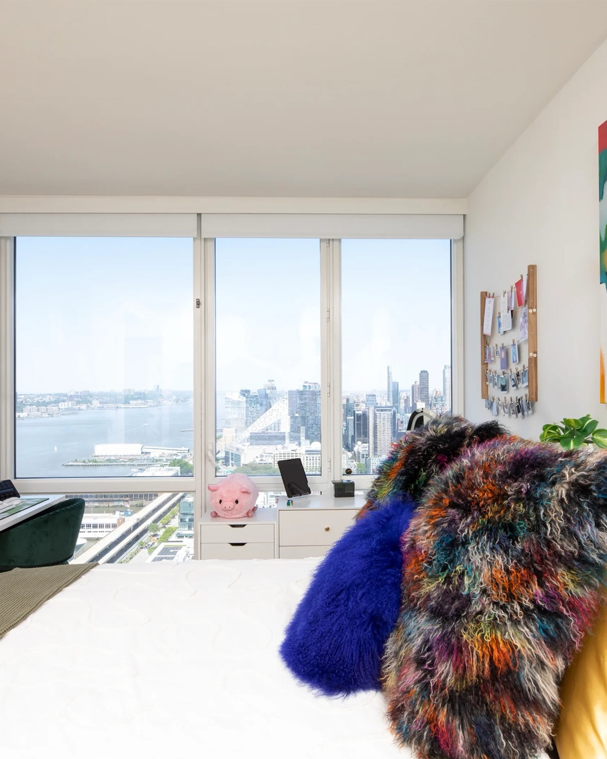 Bedroom details 💖💟

#LTKSeasonal #LTKHome #LTKStyleTip