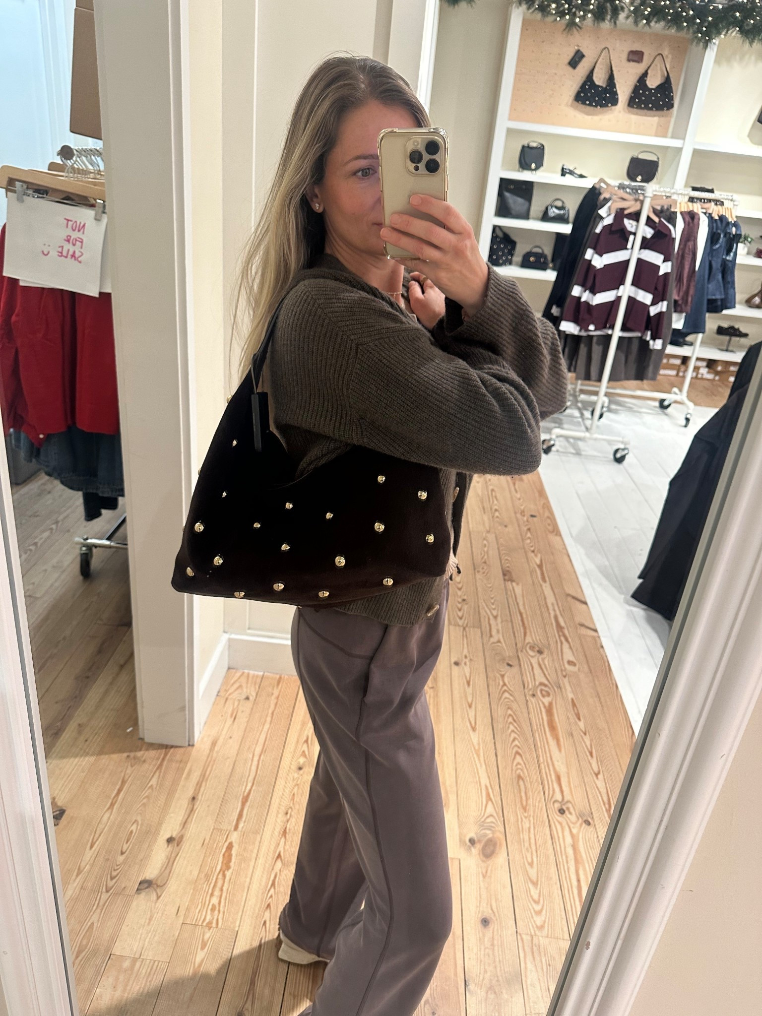 On the hunt for a fall suede bag and this one by @madewell is a strong contender!  The quality is great and I love the statement studded style! You can dress it up or down, like I did in this photo! It’s on sale, extra 40% off now 🚨 

#madewell #suedebag #chocolatebrown #espresso #studdedaccessories #suede #fallbag #itbags #totebags #shoulderbag #lululemon #softstreme #quince #cashmerecardigan #tonaloutfit

#wearing pants size 6, cardigan size XS

#LTKHoliday #LTKGiftGuide #LTKCyberWeek
