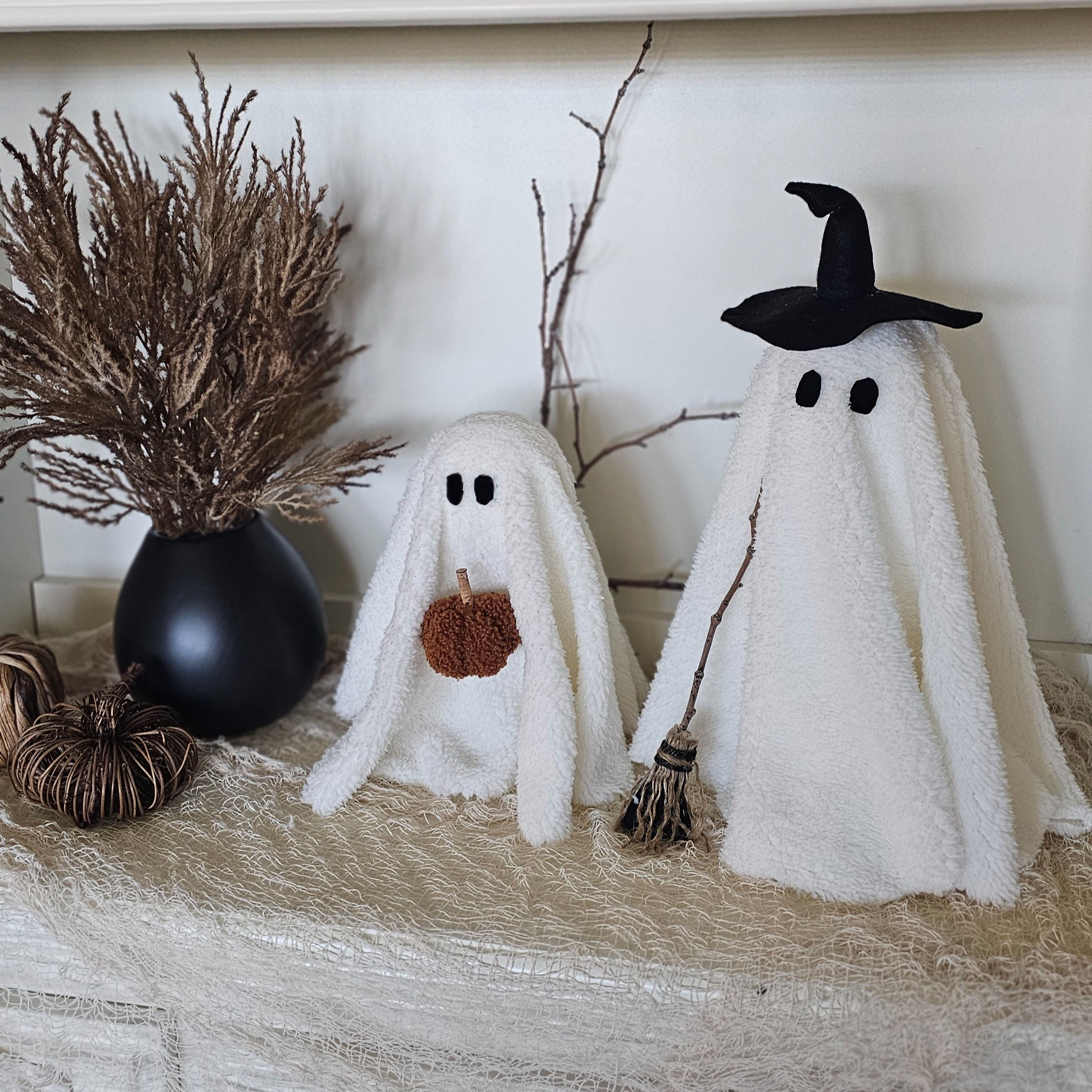These DIY sherpa ghost were so easy to make! They're perfect for your Halloween decor.

#LTKSeasonal #LTKHome #LTKFindsUnder50