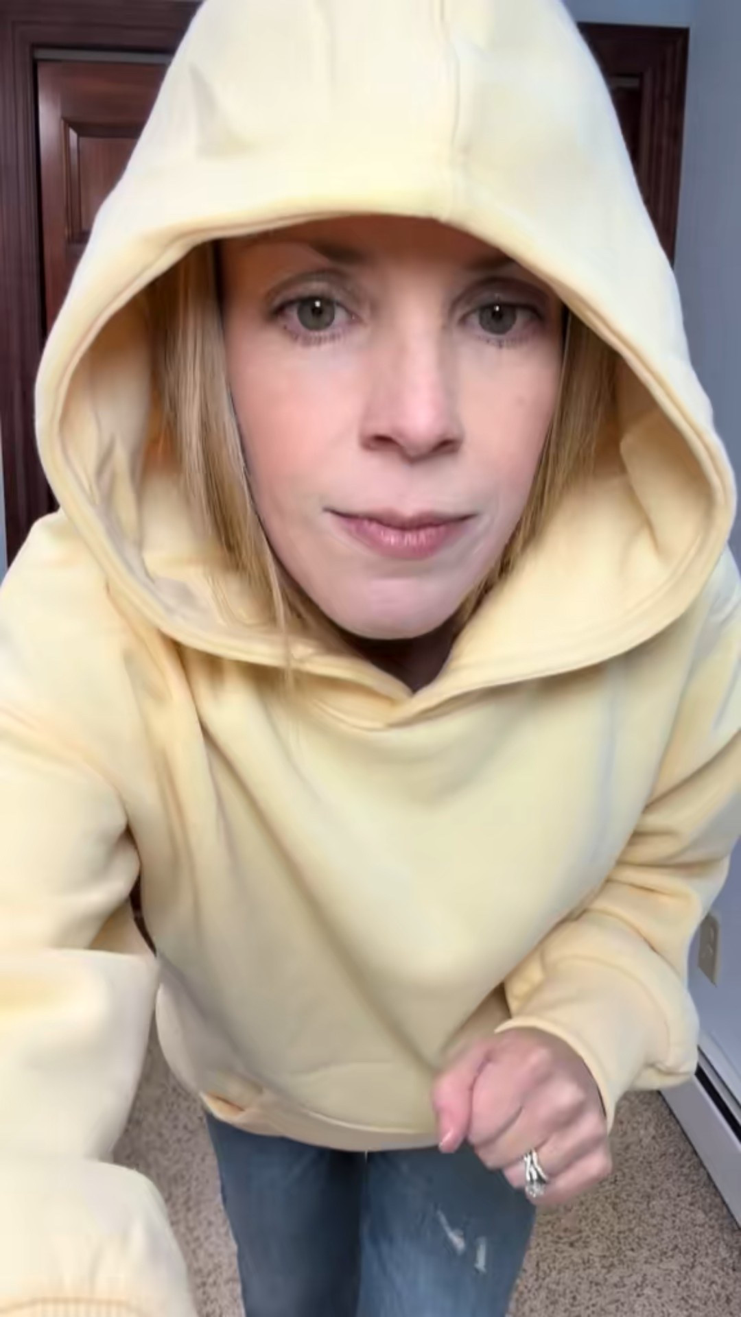 If it’s Sunday, I’m in this soft yellow hoodie 💛 cozy loungewear, easy mom outfit, and the comfiest sweatshirt for all-day wear. Cute, casual, and mom-approved.

#LTKdayinmylife #LTKmomlife #LTKSaleAlert