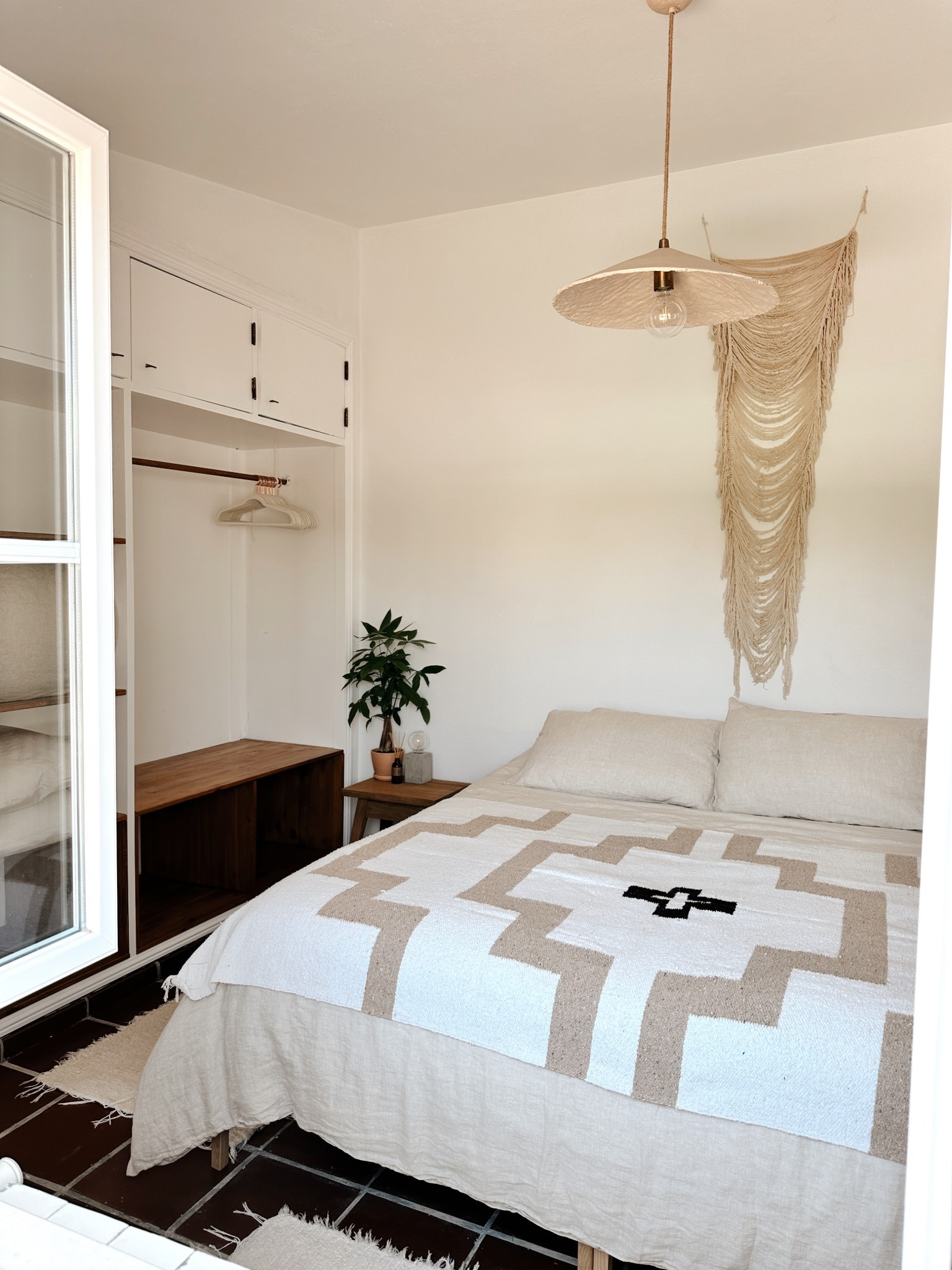 Modern Bohemian Bedroom Styling at Blanco Bungalow Portugal 🌵 #bedroomstyle #bedroomgoals #bedroomdecor #bedroom #bedroomstyling

#LTKHome