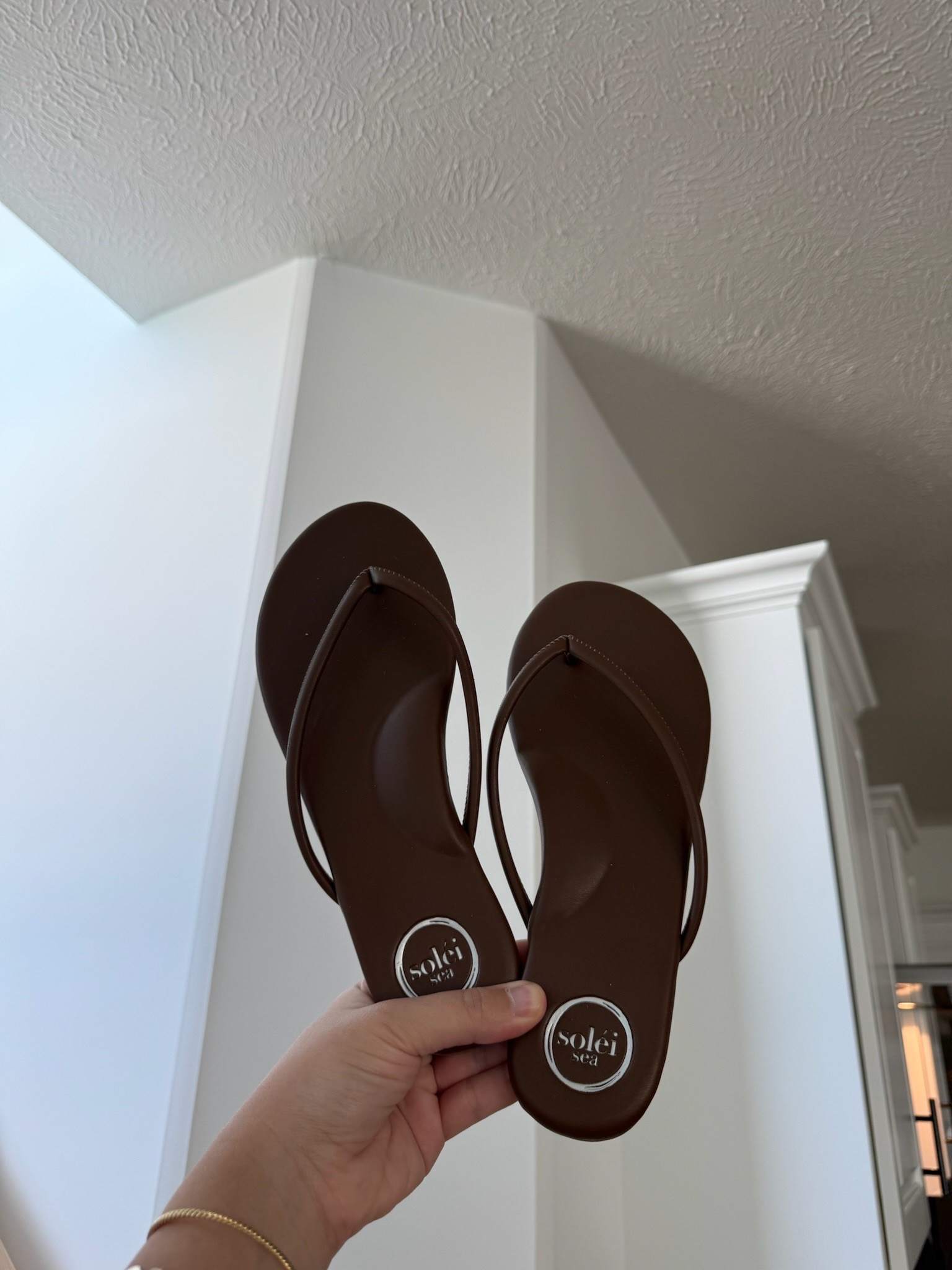 Cutie summer flip flops from @Anthropologie can be dressed up or down. Use my code BONNIE20 for 20% your orders of $100+. 

Summer outfits, outfit inspo, ootd, midsize fashion

#LTKootd #LTKMidsize #LTKSeasonal
