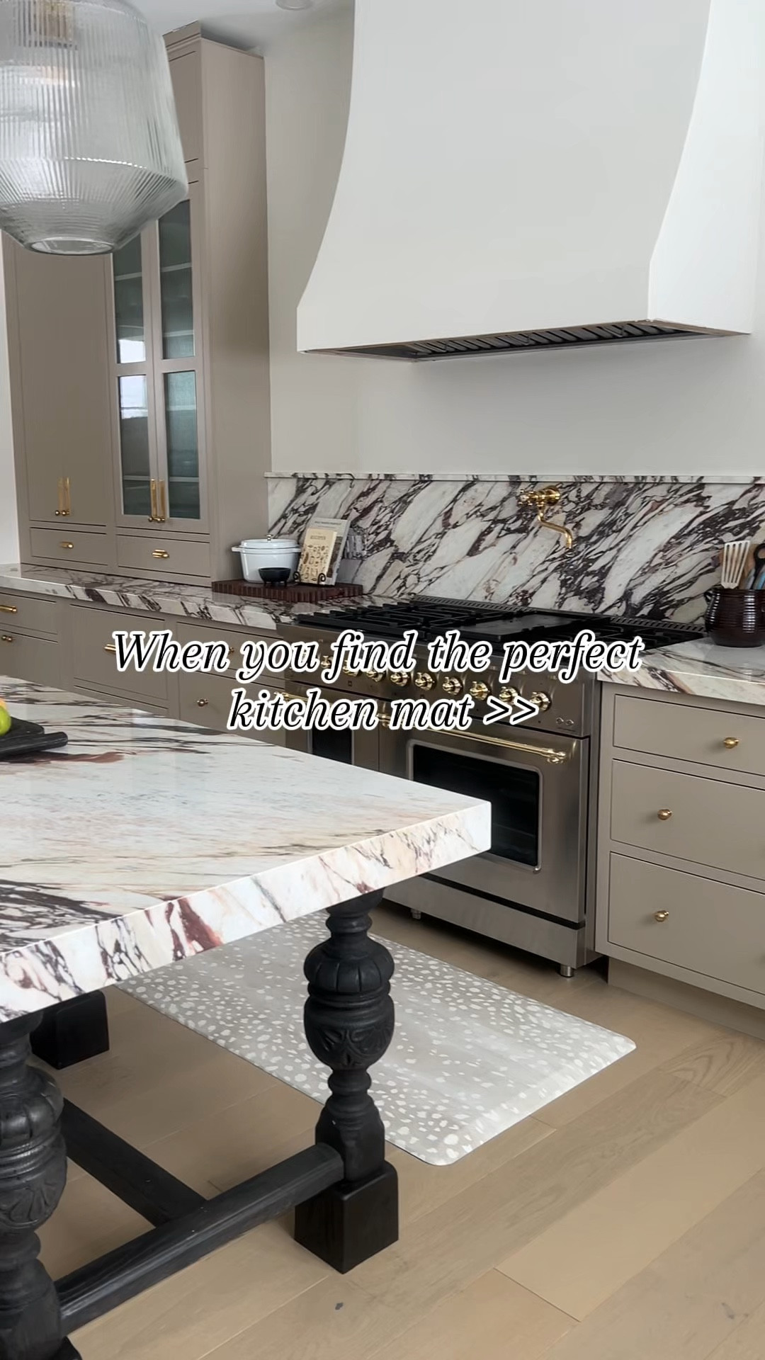 House of noa kitchen standing mat in FAWN! Use my code VALTURMALAJ10 for 10% off 🥳

#LTKHome