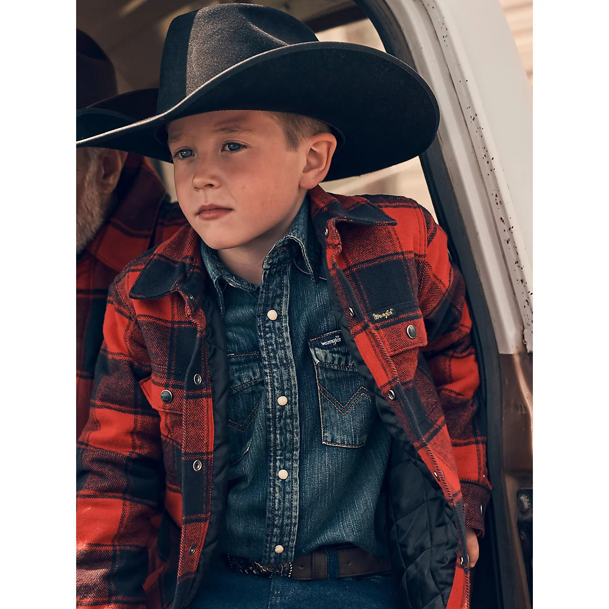 Boy's Cowboy Cut® Long Sleeve Work Western Denim Snap Shirt in Antique Blue | Wrangler