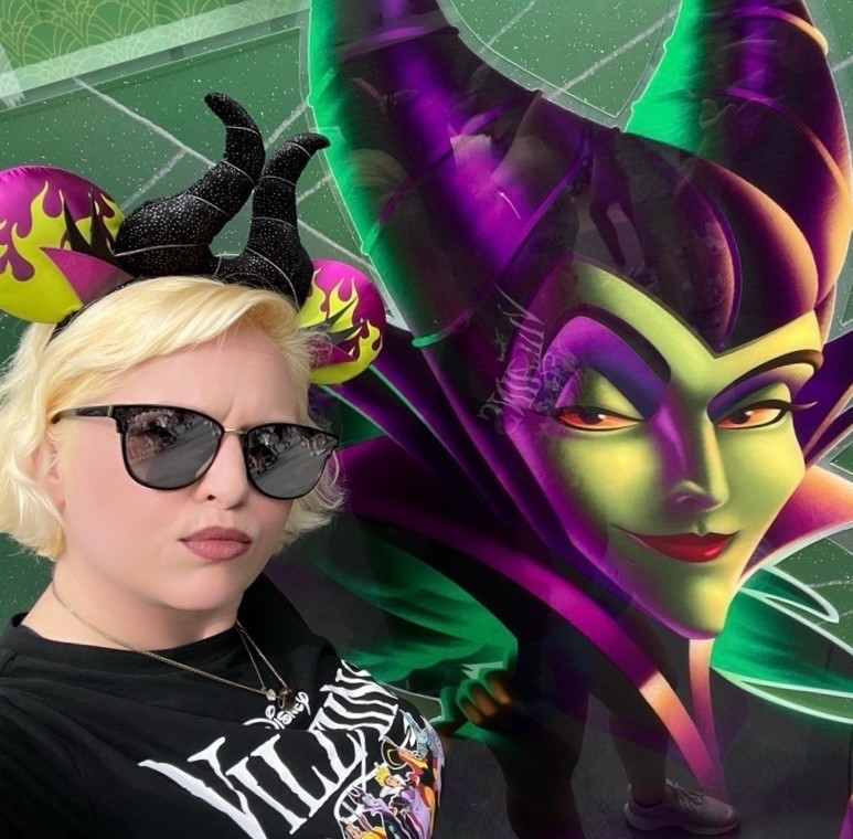 ✨ Serving villain vibes at Hollywood Studios 🐉🔥 Channeling my inner Maleficent with this wickedly chic DisneyBound look — horns optional. 💜🖤 Shop the full outfit on LTK! #DisneyStyle #MaleficentBounding #HollywoodStudios #LTKDisney #DisneyBoundVillain #GlamNotGood

#LTKSeasonal #LTKStyleTip #LTKTravel
