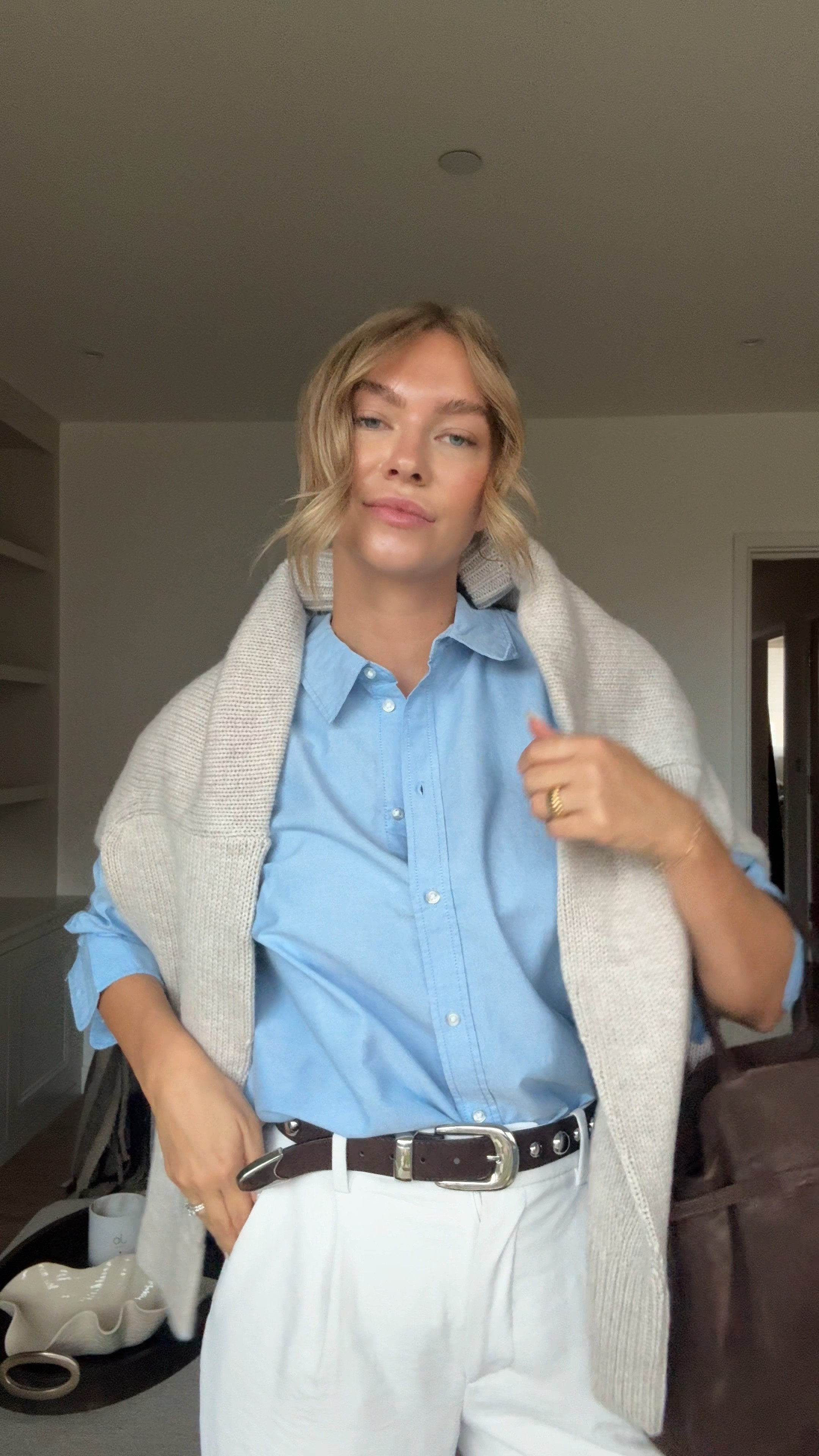 Office outfit / styling white trousers : workwear 
Blue Oxford shirt / medium 
White tailored trousers / 27 
