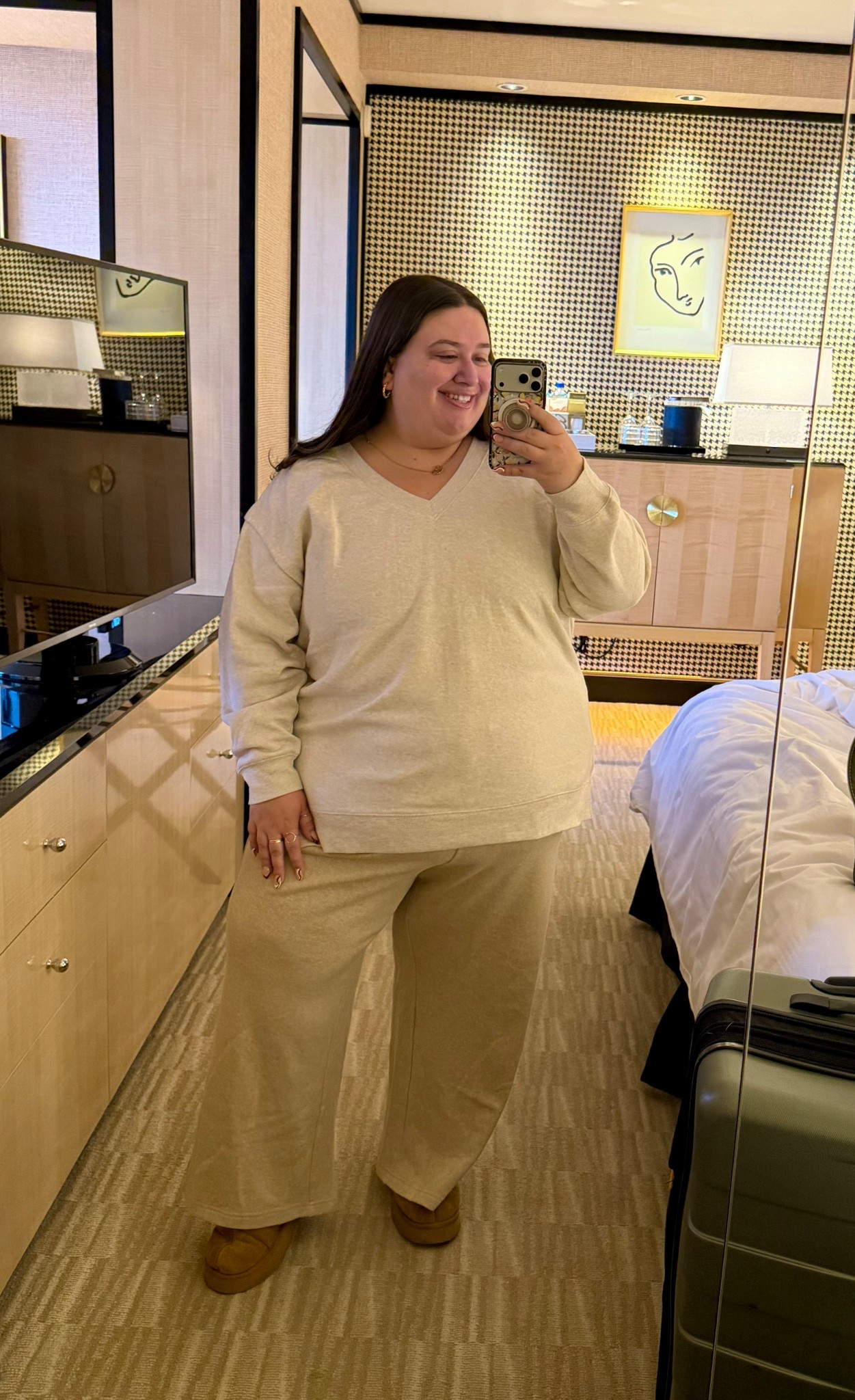 Such a comfy cozy fit for a long travel day or lounging around the house🥰

#LTKPlusSize #LTKMidsize #LTKFindsUnder50