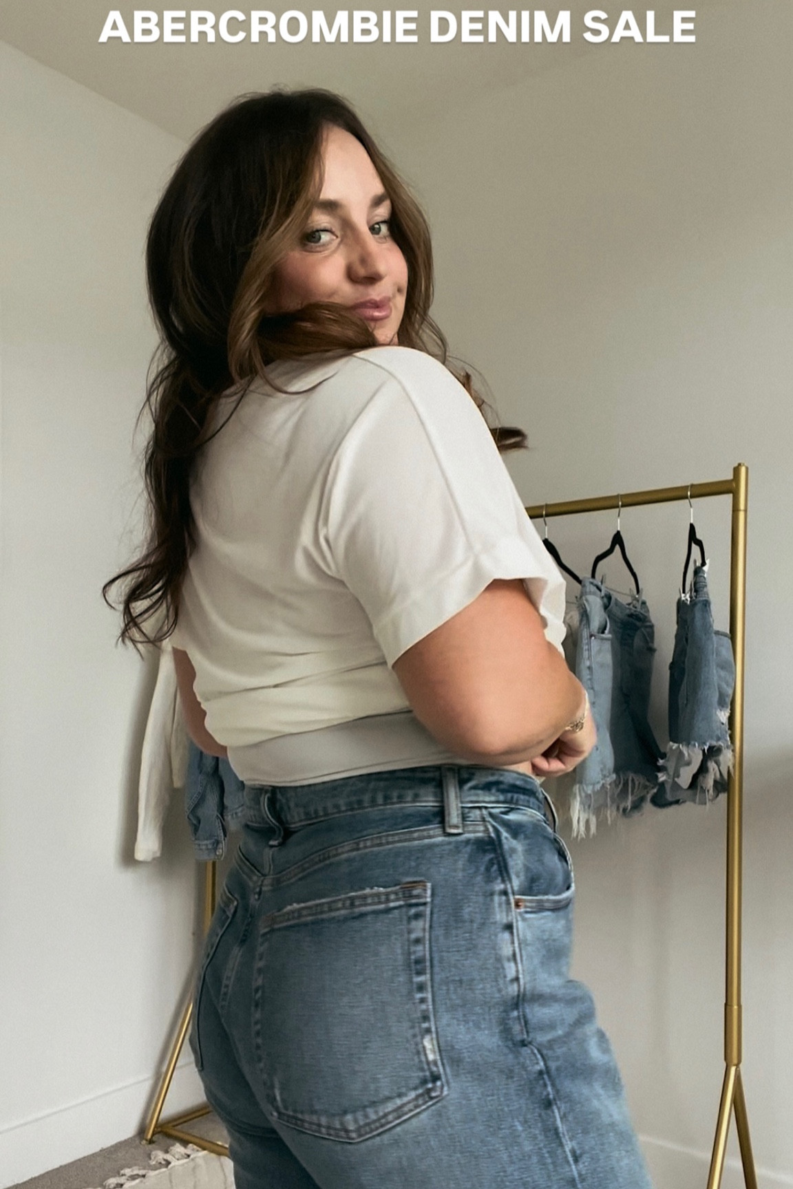 ABERCROMBIE DENIM ON SALE ‼️
.
This weekend only! 
I’m wearing size 33 curve love! 

#LTKSaleAlert #LTKBacktoSchool #LTKxAF