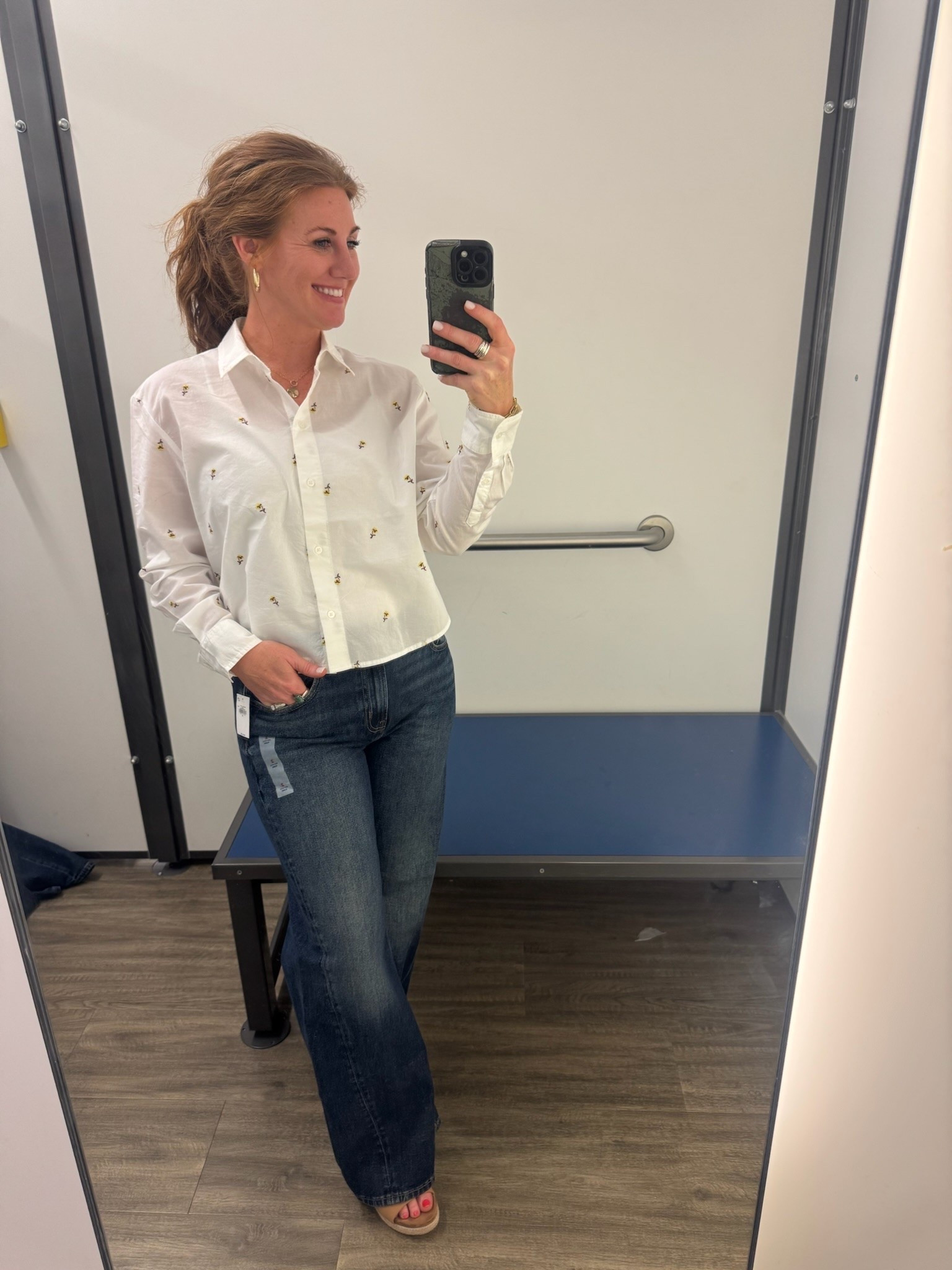Stephanie is styling the same printed shirt, but here you get a better view of the length. She’s paired it with some wide leg jeans for a more casual everyday look.

#LTKWorkwear #LTKOver40 #LTKootd