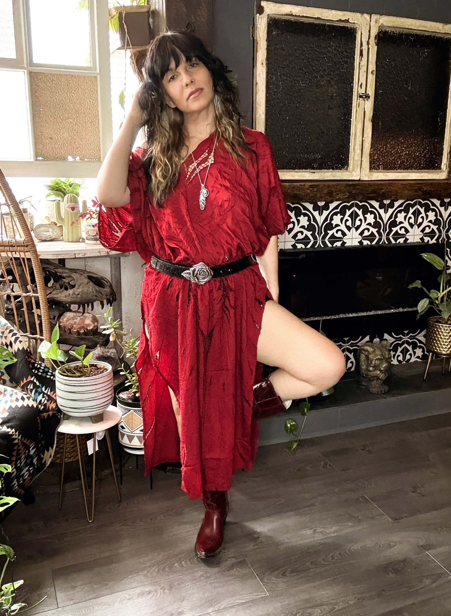  Lady in red with a western twist. 🔥
This flowy textured dress paired with a silver rose belt + red boots is giving modern cowgirl goddess energy. Add layered jewelry and you’ve got an outfit that’s equal parts wild and romantic. 🌹✨

Shop the full look on my LTK — I’ve linked all the pieces so you can steal the vibe.

Jewelry by @thepirateandthegypsyjewelry

#LTKstyle #WesternChic #CowgirlCool #BohoVibes #RedDress


#LTKdatenight #LTKdresses #LTKpartywear