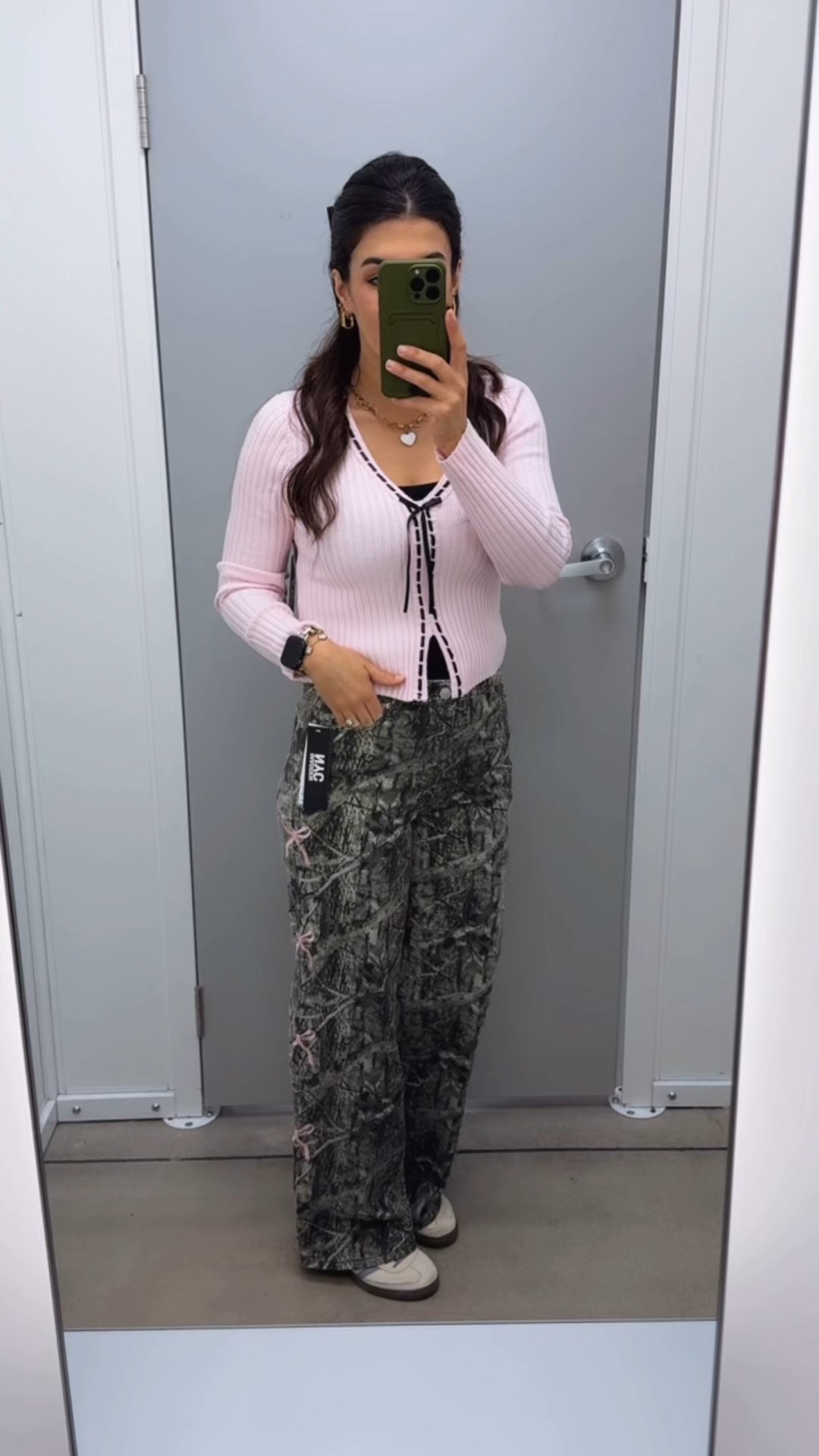 Walmart outfit idea ⬇️⬇️⬇️
•Pants in size 0
•Top in size M

#LTKFindsUnder100 #LTKootd #LTKFindsUnder50