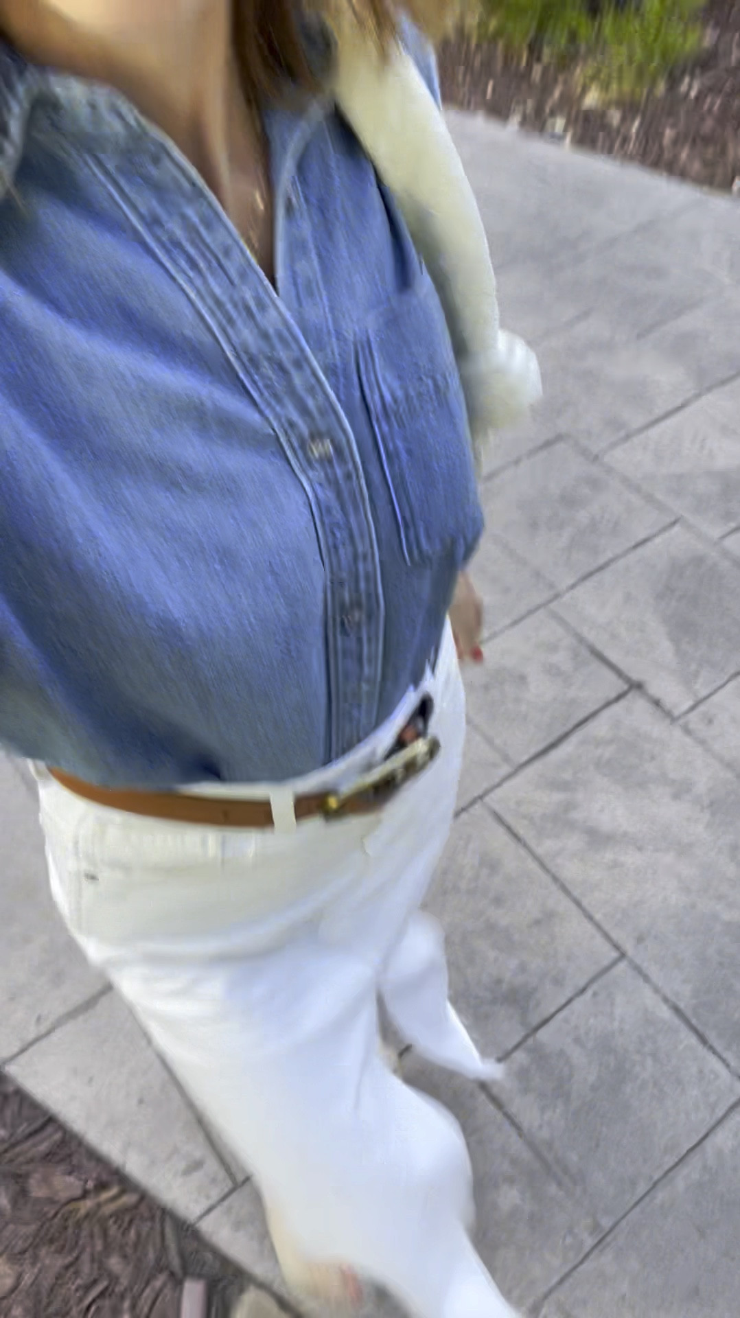 Love, love, love this super simple and chic outfit!! 

Skirt is TTS, I’m in a 25 

Shirt is TTS, I’m in an XS 

Sandals are TTS 

#LTKStyleTip #LTKOver40 #LTKSeasonal