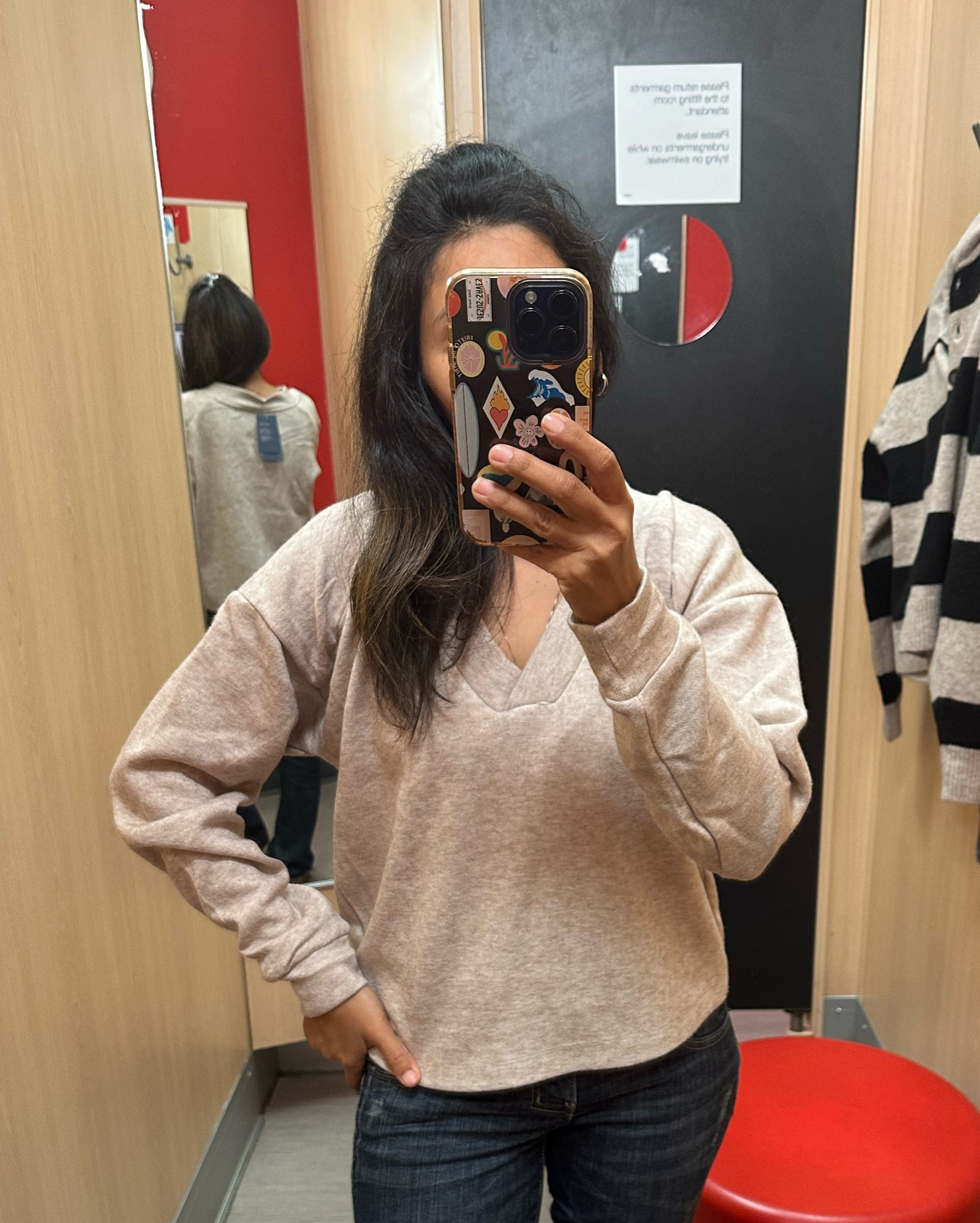 The comfy v neck sweater for your Christmas party 

#LTKGiftGuide #LTKHoliday #LTKSeasonal