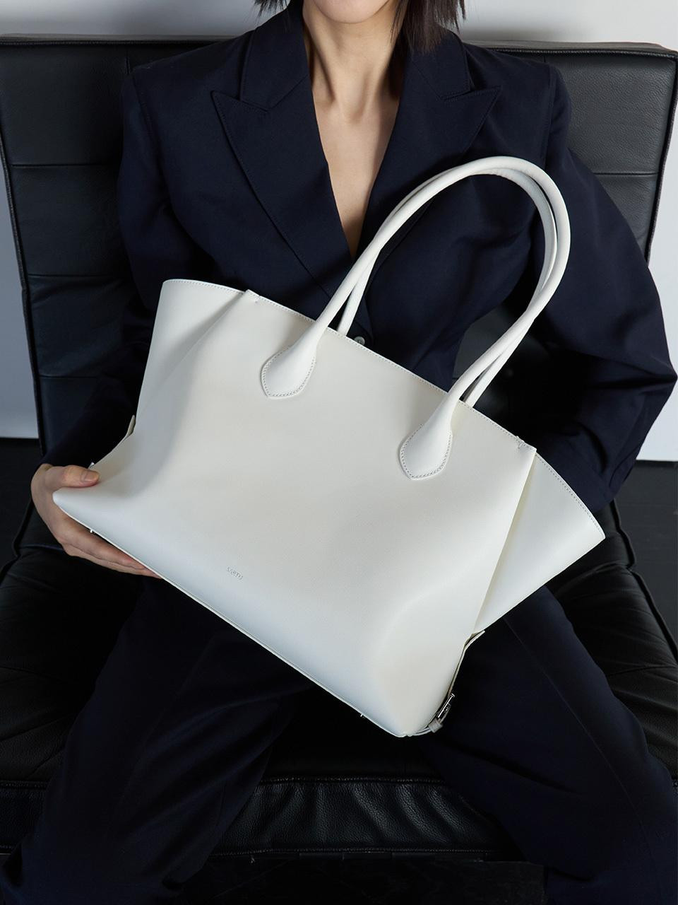 TYE SHOULDER BAG (WHITE) | W Concept (US)