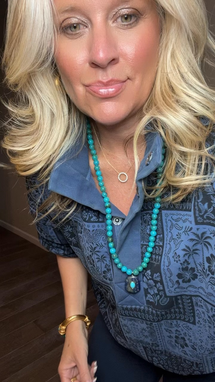 ✨Tap the bell, save and ❤️ start here over 40 fashion, midlife style, midsize fashion and luxury looks for less.  

⬇️Sizing information:
Top medium (size down if in between sizes.) 
Pants large tts (size down if in between sizes.) 

If you buy one athleisure trend for fall, make it bandana print. 🤎

Paisley is moving beyond scarves and showing up on sweatshirts, joggers, jackets and matching sets. It gives us Western influence, a little nostalgia and elevated comfort all in one very wearable trend. 

Grab this one before it’s everywhere.

👑 Helping you look good, feel good.-Lindsey Denver   

Check back daily for belly-friendly style, confidence, and Outfit Physics™.

#LTKOver40 #LTKSaleAlert #LTKPlusSize

Comment SHOP below to receive a DM with the link to this post on my LTK ⬇ https://liketk.it/6kEP0