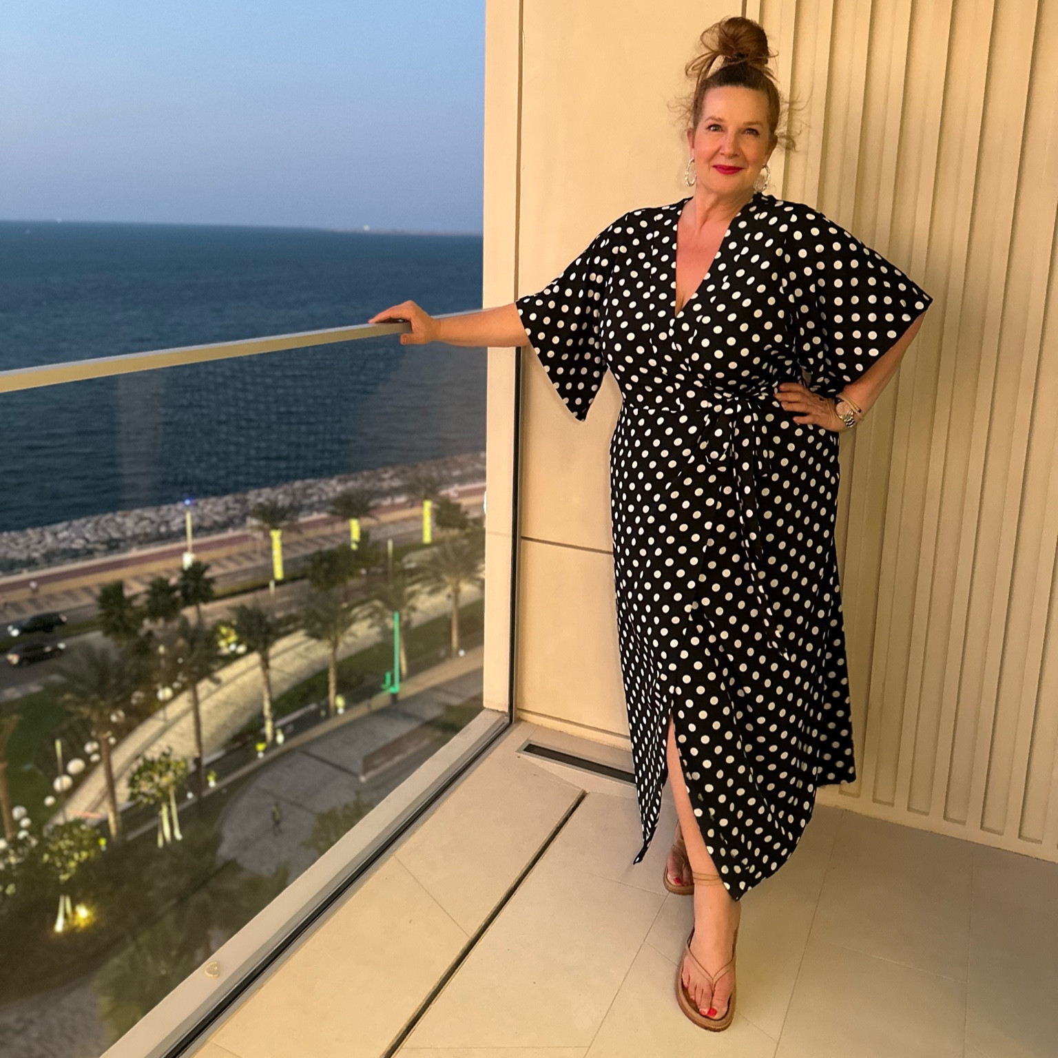 POLKA DOTS - ich liebe Punkte ! Hier kommen meine Lieblingskleider … mit einem messy bun & roten Lippen sieht der Look gleich etwas asiatisch aus.
BeYOUtiful 
xoxo serena 💋

#LTKbeauty #LTKcurves #LTKeurope