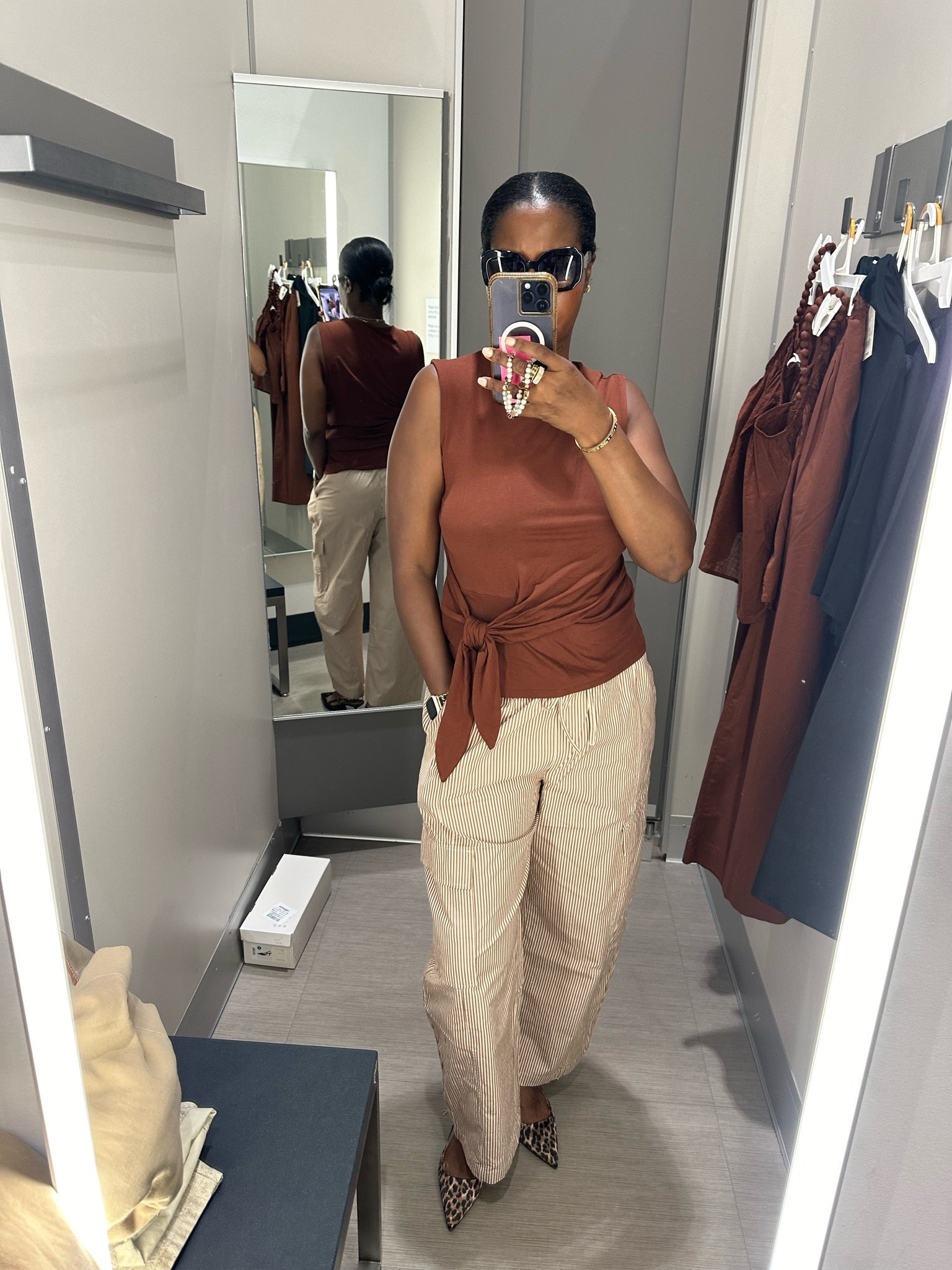A flattering side tie top

#LTKdayinmylife #LTKgrwm #LTKootd