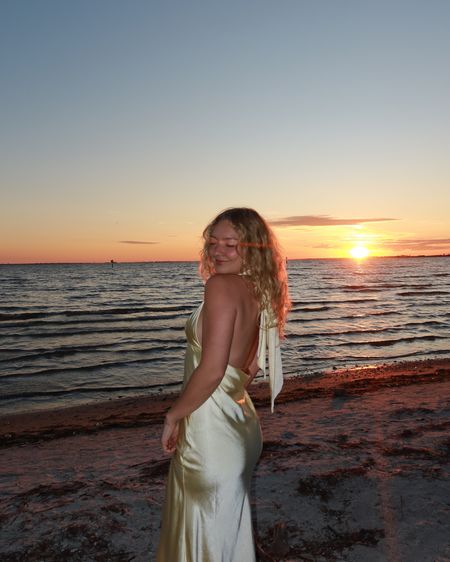 a dress that was made for a beach sunset!! 🌼💫✨ code REBECCA saves you 💸! 

#LTKfindsunder100