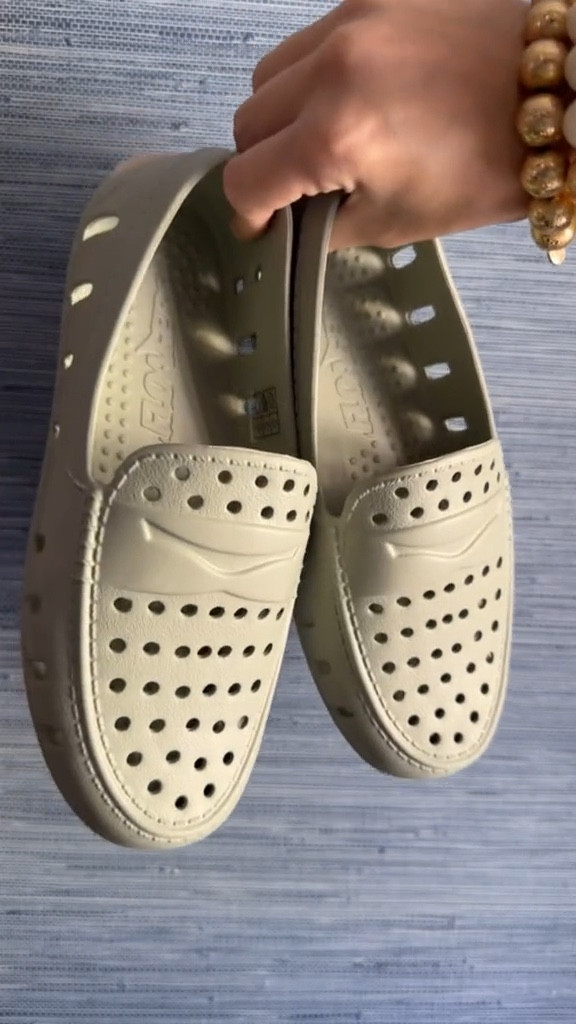 Summer may be over, but @floafers are still perfect for fall! These are the best shoes for the messy boys with moms who love to dress them nice even for outdoor play.

The comfort and durability of Floafers is great, but for me, being able to quickly spray them down in the sink takes the cake! They always look like they’re brand new after a quick rinse! I’ve linked each of these colors from the recently launched fall line on my LTK for y’all to shop!

#floafers #floaferspartner #ad