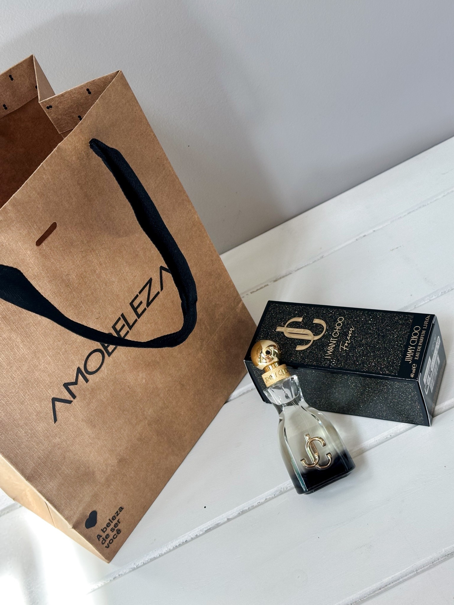 Um perfume marcante para nós mulheres arrasamos a noite! Ele tem notas de baunilha, intenso e doce na médica certa, com um toque de licor de cereja 

#LTKbrasil #LTKbeleza